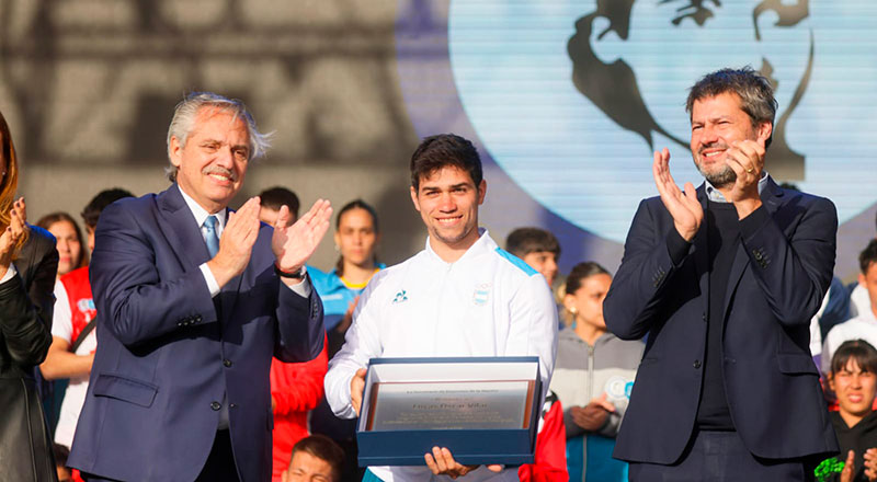 El presidente Alberto Fernández encabezó este lunes en Mar del Plata la inauguración de las Finales Nacionales de los Juegos Evita 2022 junto a Matías Lammens