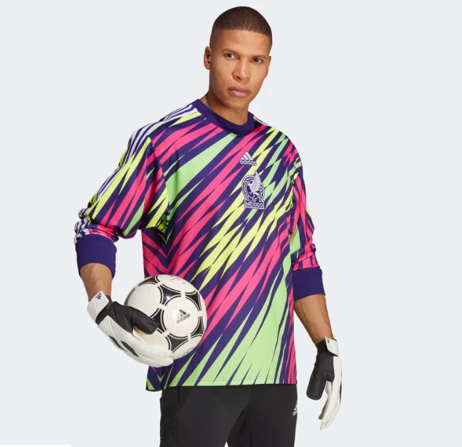 This is the new jersey of the Mexican national team which pays tribute to Jorge Campos (Photo: capture Adidas.com)