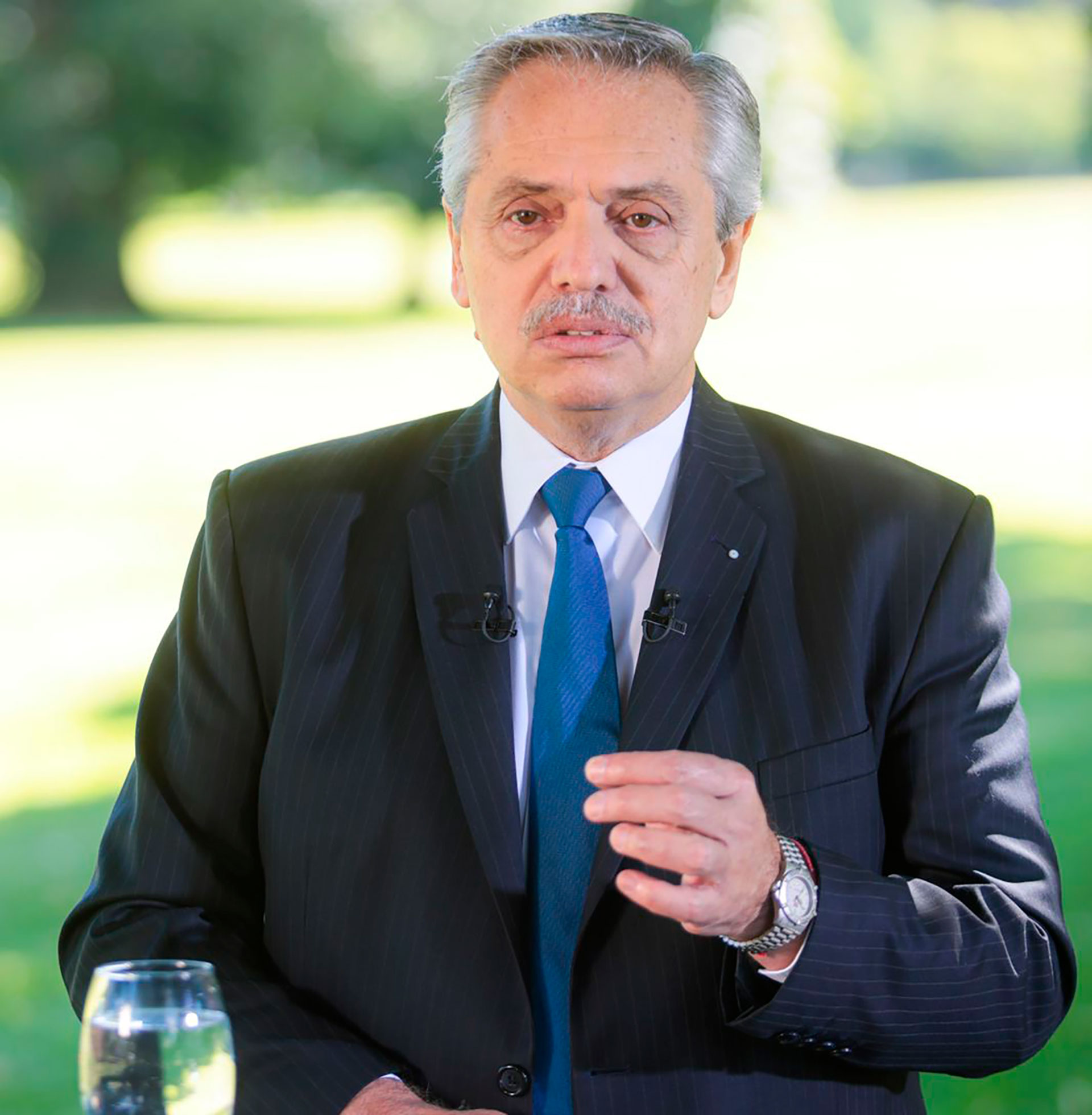El Presidente durante la grabación del discurso en la Quinta de Olivos 