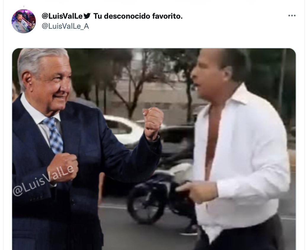 Se desataron los memes del “AMLO peleador” por su pose con los puños en alto (Foto: Twitter/@LuisValLe_A)