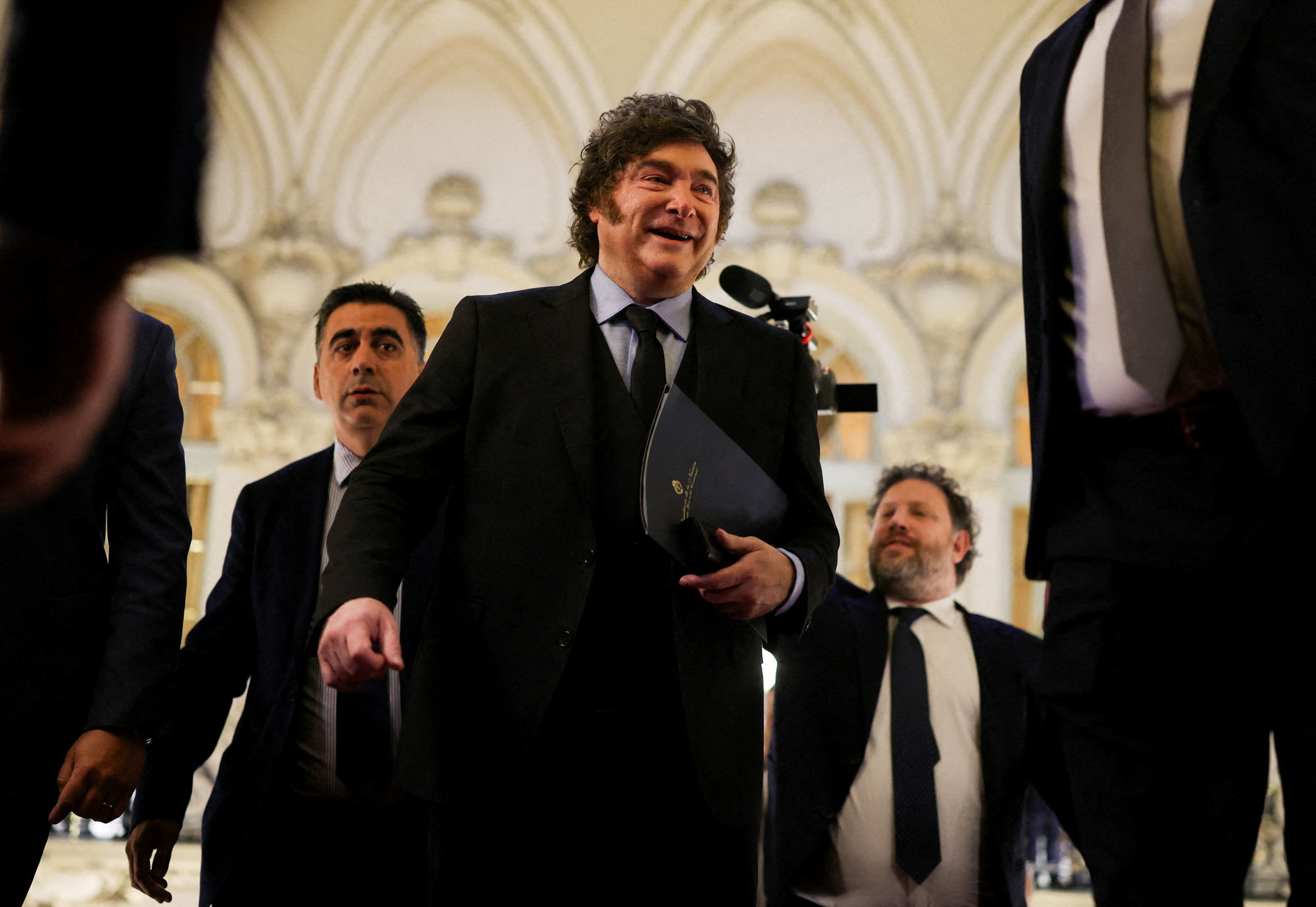Milei y el costo de no aflojar: los l&iacute;mites de sus aliados y el malestar de la Iglesia antes de la llegada del Papa