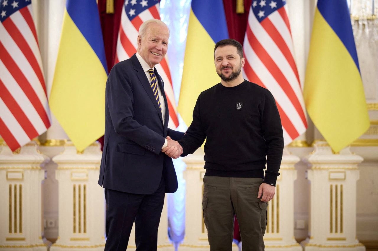 El encuentro entre Zelensky y Biden en Kiev (Prensa ucraniana/REUTERS)
