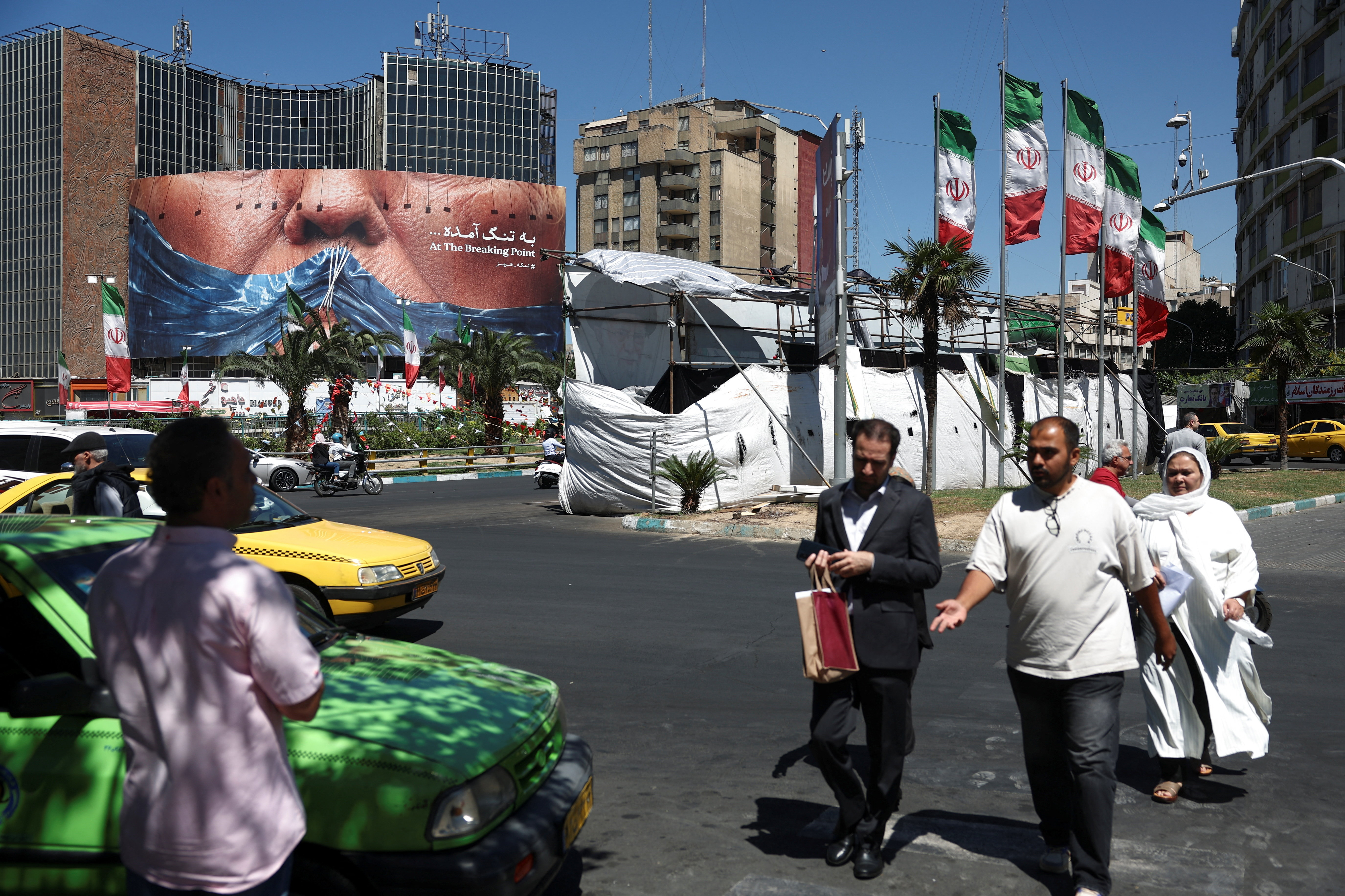 Estados Unidos e Ir&aacute;n intercambiaron nuevos ataques en medio del estancamiento de las negociaciones para poner fin a la guerra
