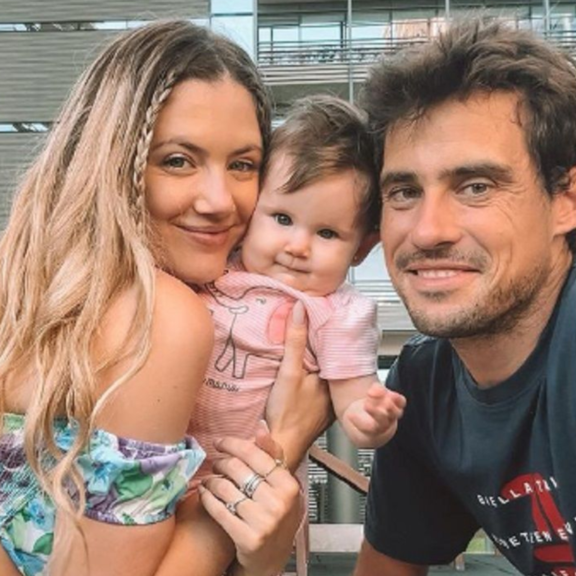 Stephanie junto a Guido Pella y su bebé Arianna (Instagram)