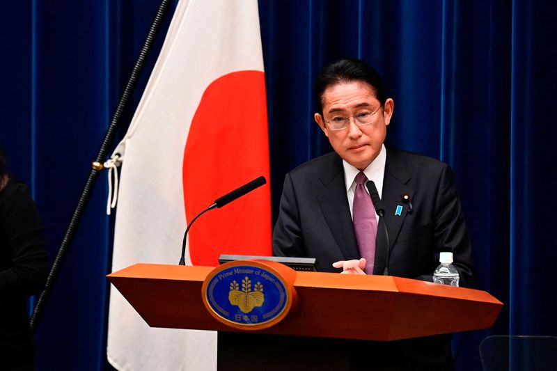 Foto de archivo del Primer Ministro de Japón Fumio Kishida en una rueda de prensa en Tokio.  David Mareuil/Pool via REUTERS