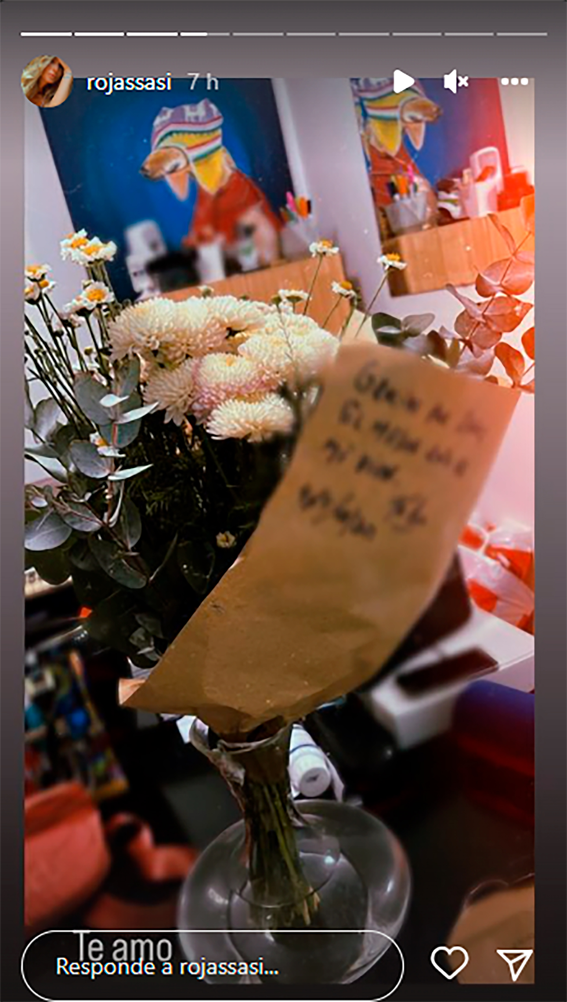Salah satu foto romantis yang dibagikan Sabrina Rojas untuk merayakan tahun pertamanya berkencan dengan Tucu López (Foto: Instagram)