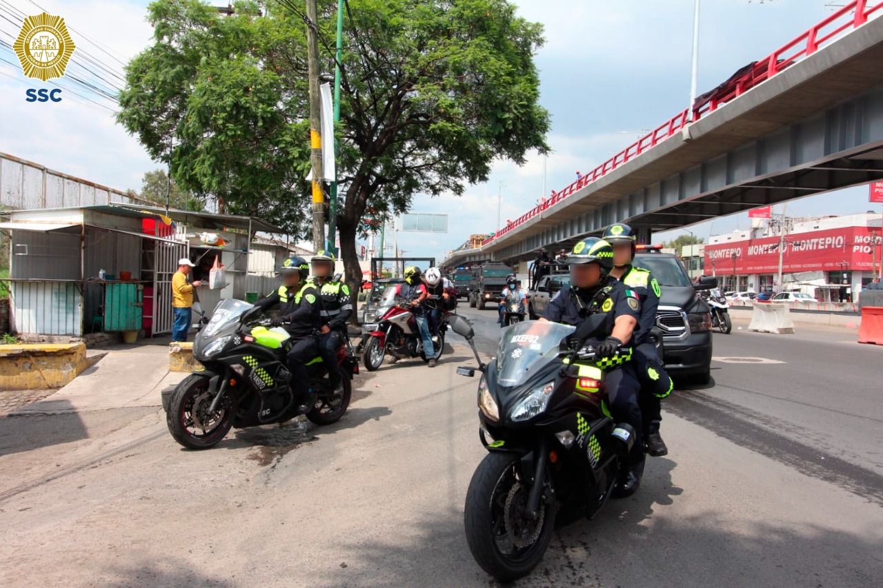 Officers from the Undersecretary of Traffic Control suspected the driver since after stopping him for an infraction, the man took a nervous and evasive attitude.  (Photo: FGJCDMX/SSC-CDMX)