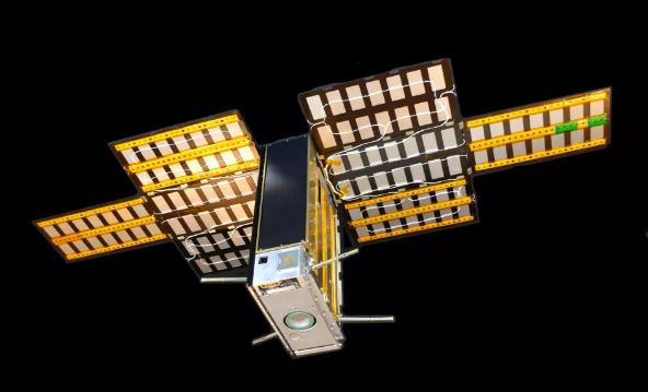 La misión del cubesat 6U LunaH-Map durará 60 días, con la pequeña nave espacial haciendo 141 órbitas altamente elípticas de la Luna (Universidad Estatal de Arizona)