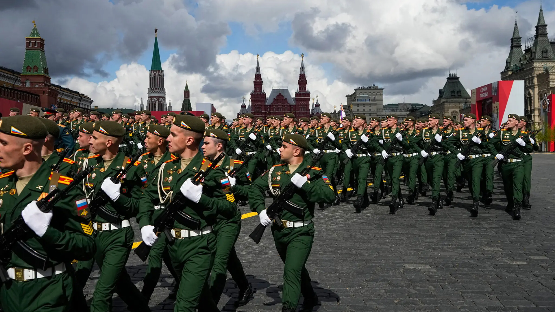 Putin quiere mejorar los sistemas de armamento y el arsenal nuclear de Rusia y ha suspendido muchas de las obligaciones contraídas en virtud del último tratado sobre armamento con Estados Unidos.  AP