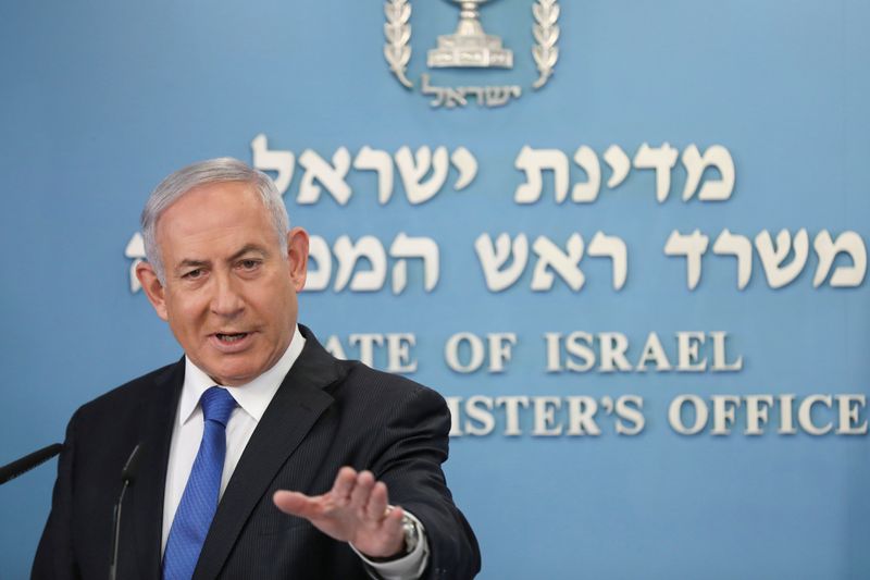El primer ministro israelí Benjamin Netanyahu anuncia un acuerdo de paz para establecer relaciones diplomáticas entre Israel y Emiratos Árabes Unidos, durante una conferencia de prensa en la oficina del primer ministro en Jerusalén. 13 de agosto de 2020. Abir Sultan/Pool vía REUTERS