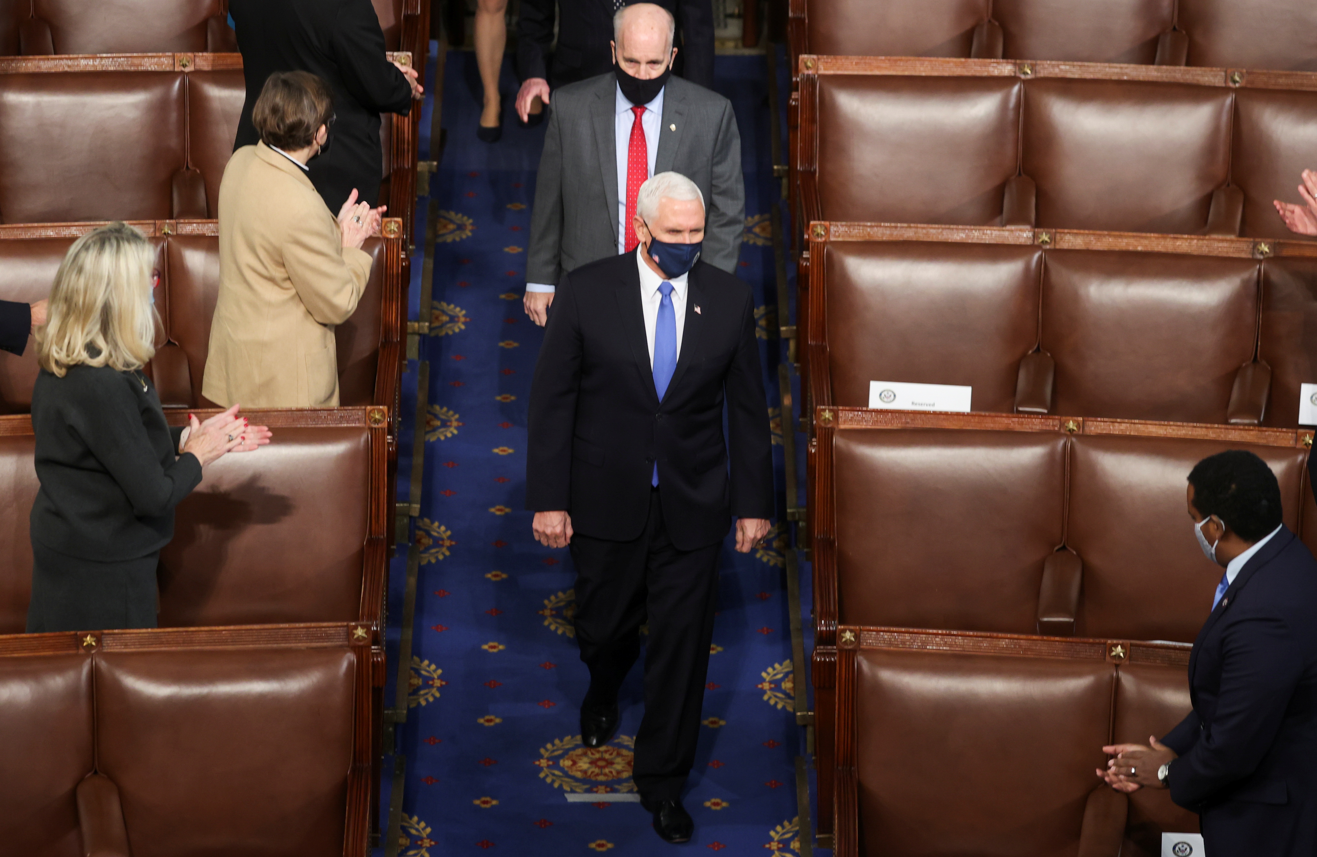 Mike Pence durante la sesión especial en el Senado. Foto: REUTERS/Jonathan Ernst