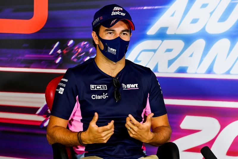 Sergio Pérez, a pesar de no tener equipo para la próxima campaña en la Fórmula 1, está tranquilo con su porvenir (Foto: FIA/ Reuters)