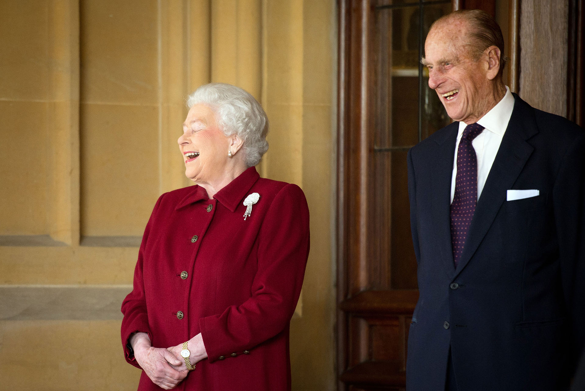 11 de abril de 2014. La reina Isabel II y el príncipe Felipe en el castillo de Windsor