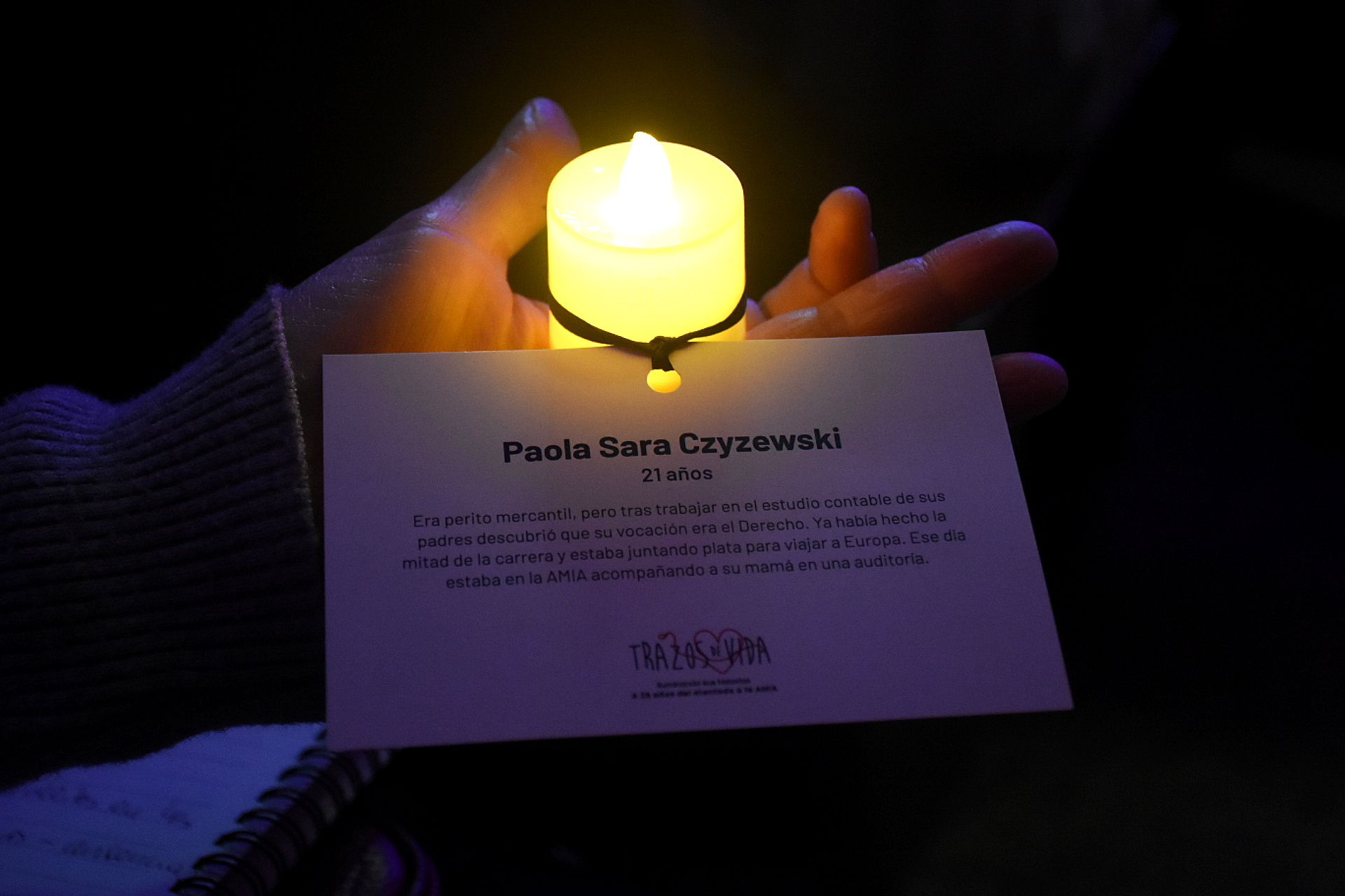 Las velas con el recordatorio de las víctimas del atentado (Nicolas Stulberg)
