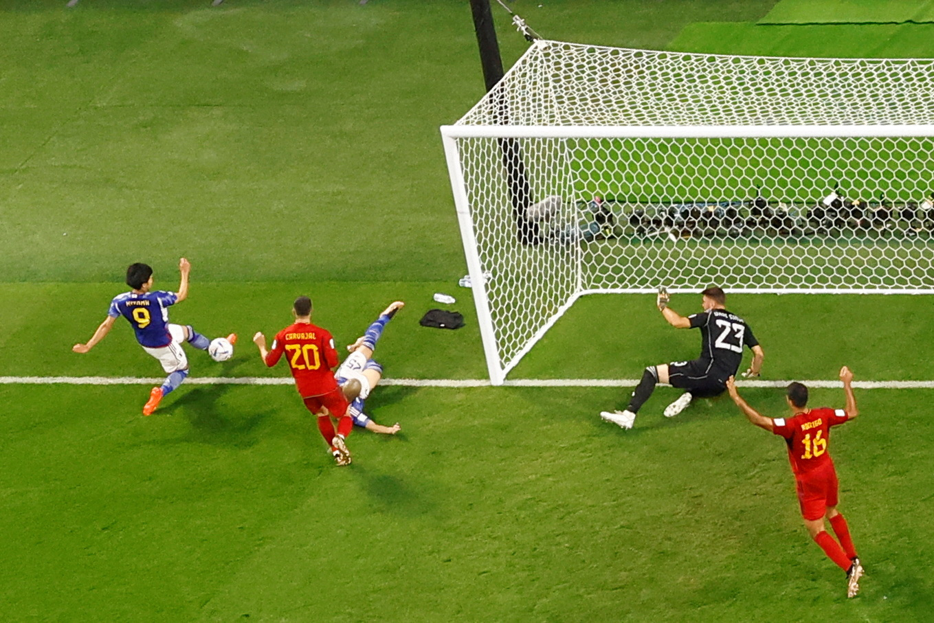 ¿Se fue o no se fue? El gol de Japón que decretó la eliminación de España