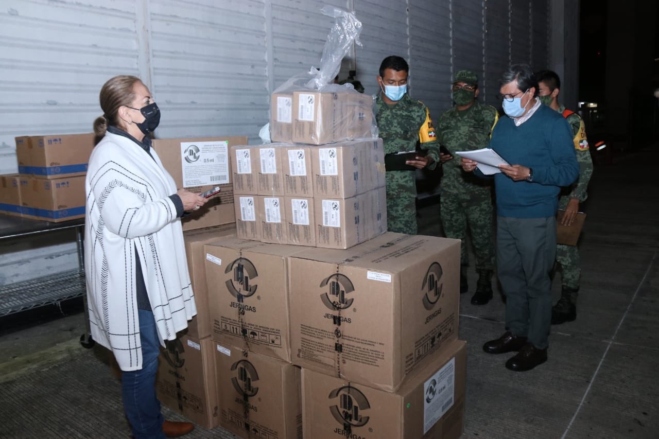 Arribaron 14,625 dosis que serán utilizadas en la primera línea de batalla contra la enfermedad. (Foto: Secretaría de Salud Tabasco)