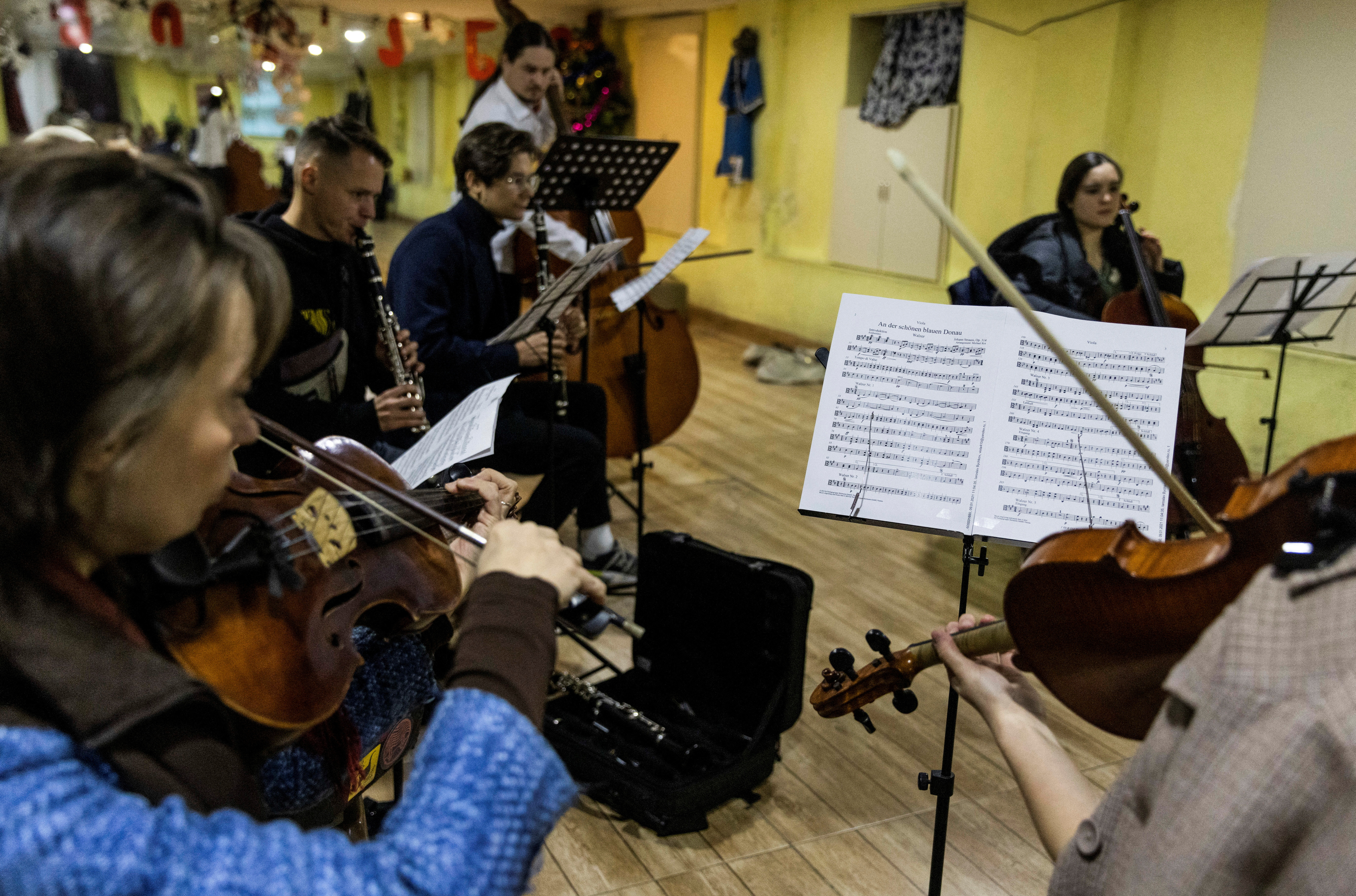 Músicos rusos se integraron o crearon orquestas en Georgia (Reuters)