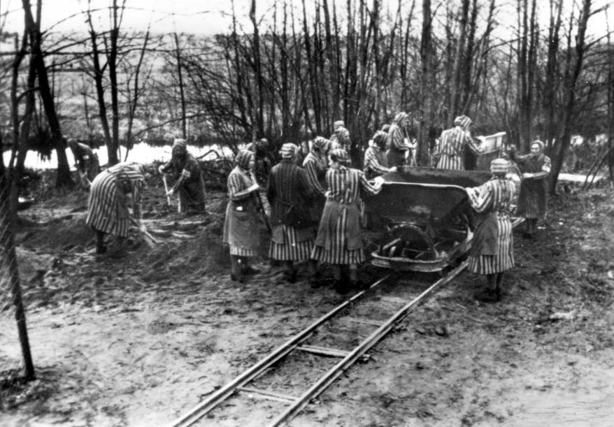 Mujeres prisioneras en Ravensbrück, 1939. (Wikipedia)