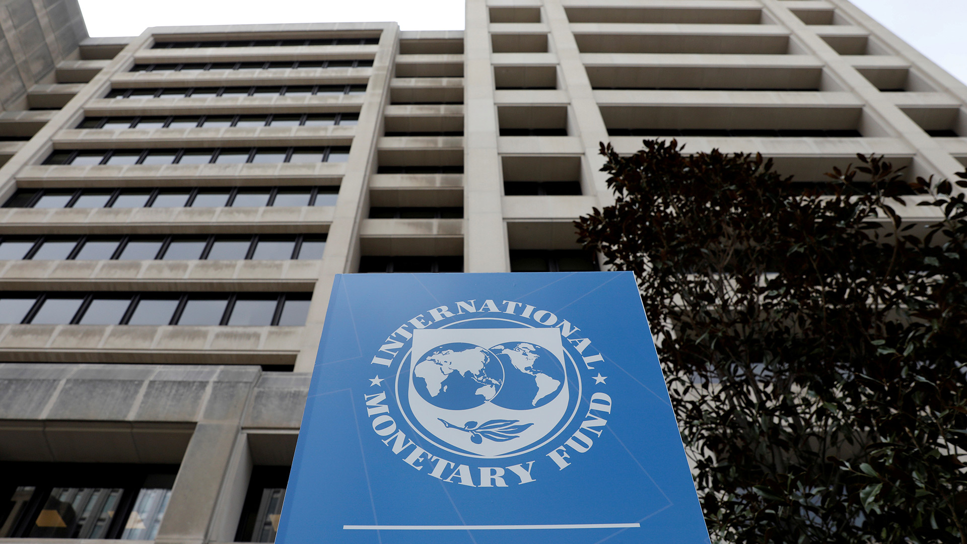 El FMI analiza el canje de bonos: “Estamos al tanto de la decisión y la estamos evaluando”