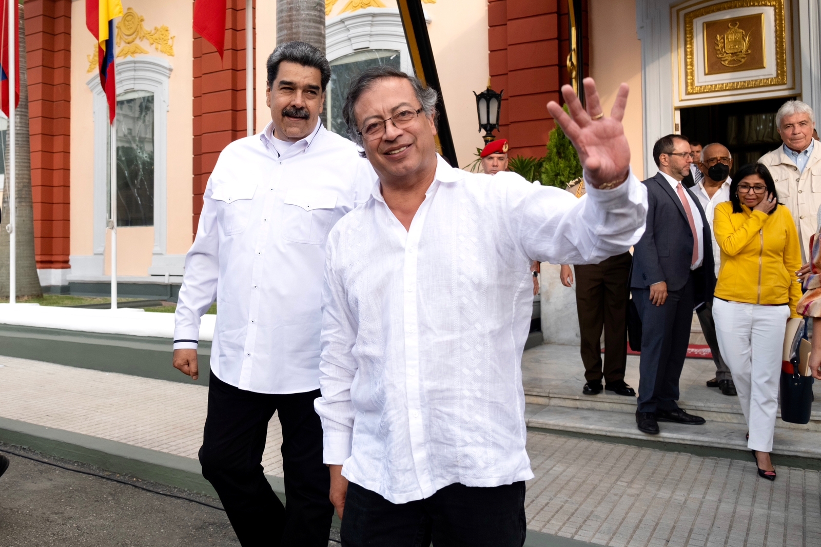 Gustavo Petro y Nicolás Maduro a la salida de su reunión. Crédito: Presidencia