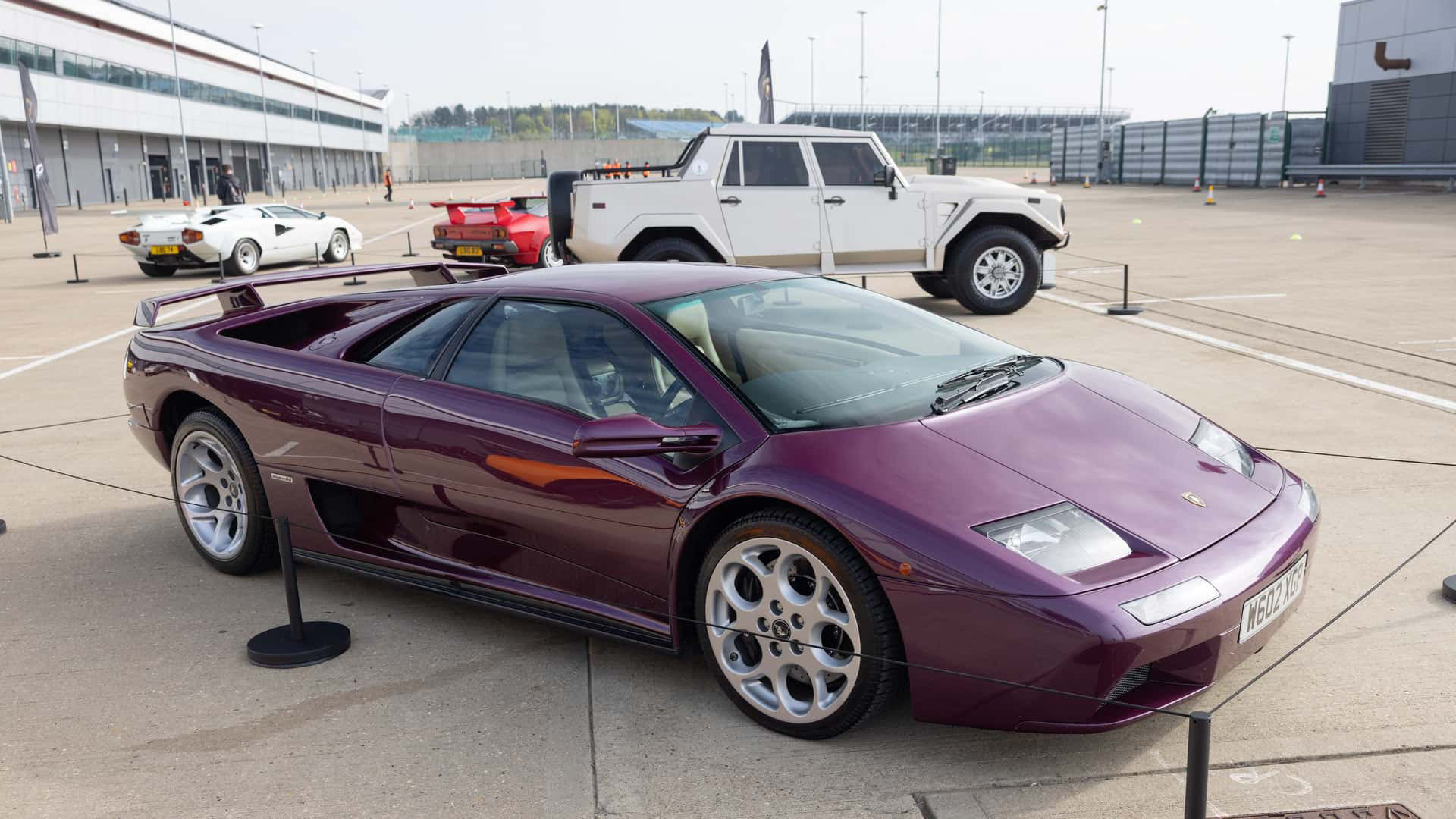 El evento tuvo autos en la pista, pero también una exclusiva muestra estática en los boxes con modelos únicos de la marca