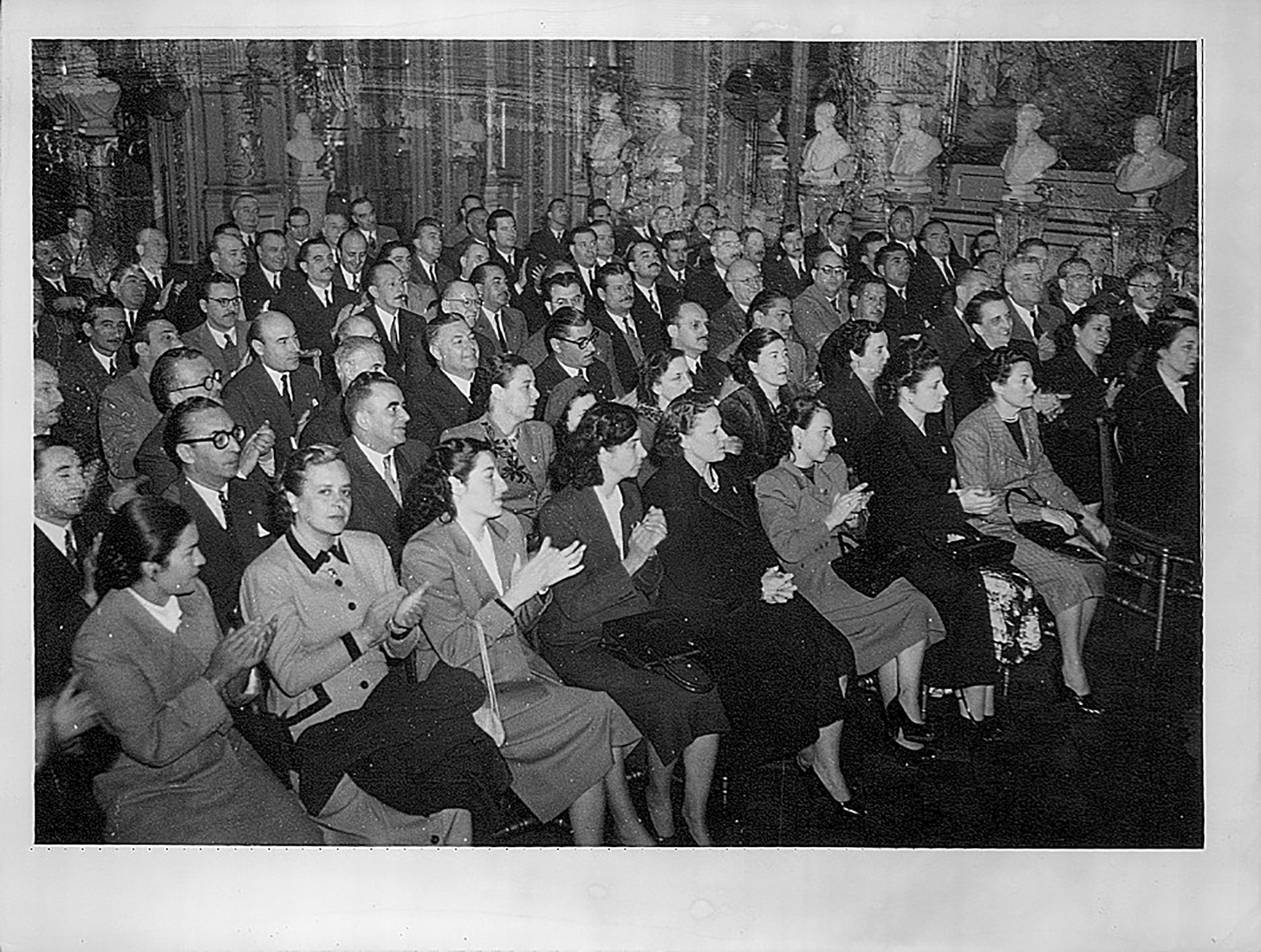 Legisladoras que asumieron en 1952 (Archivo General de la Nación)