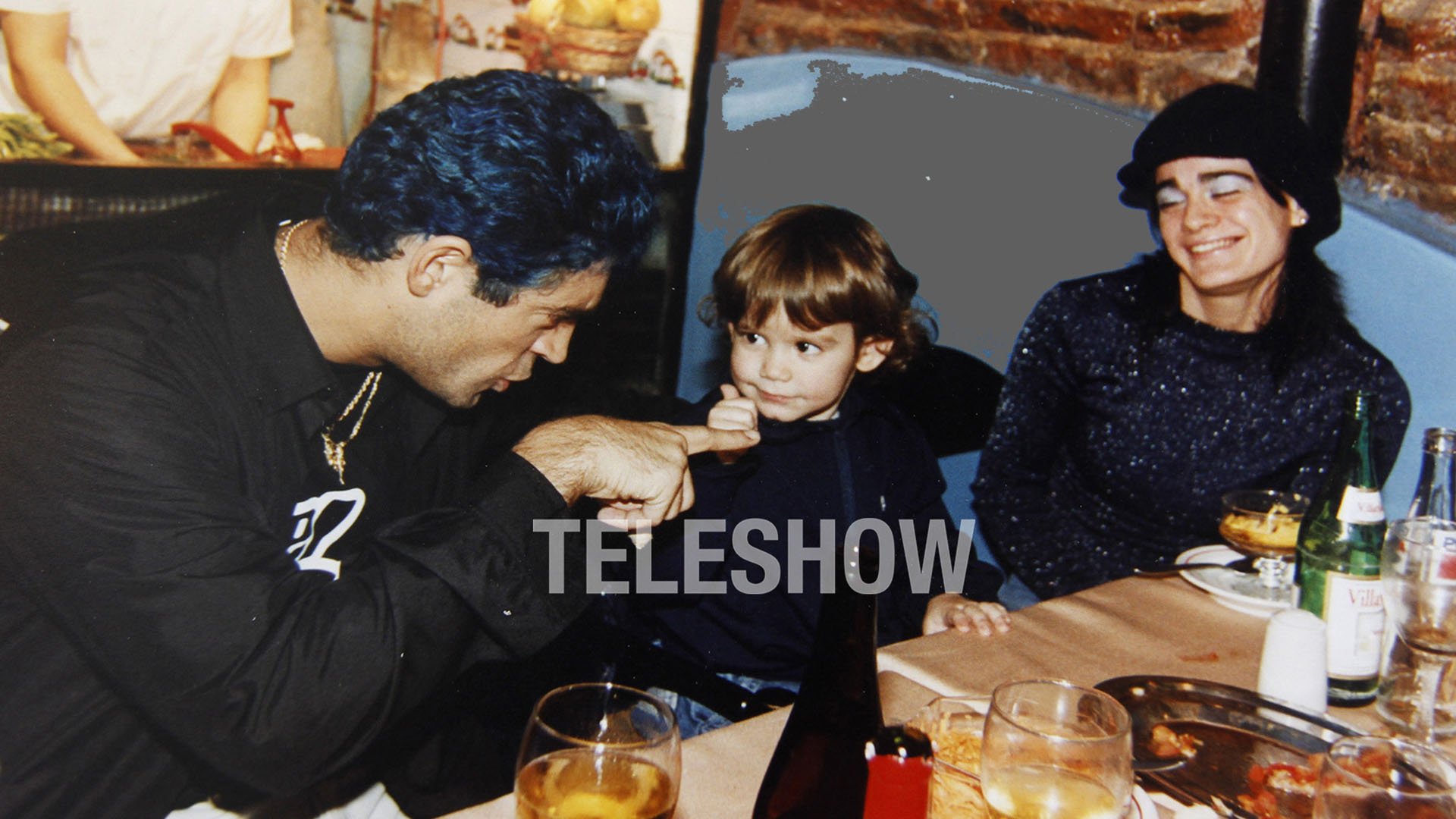 Esa noche, Rodrigo fue a comer con su hijo Ramiro y su exmujer Patricia Pacheco (Sergio Lapietra)