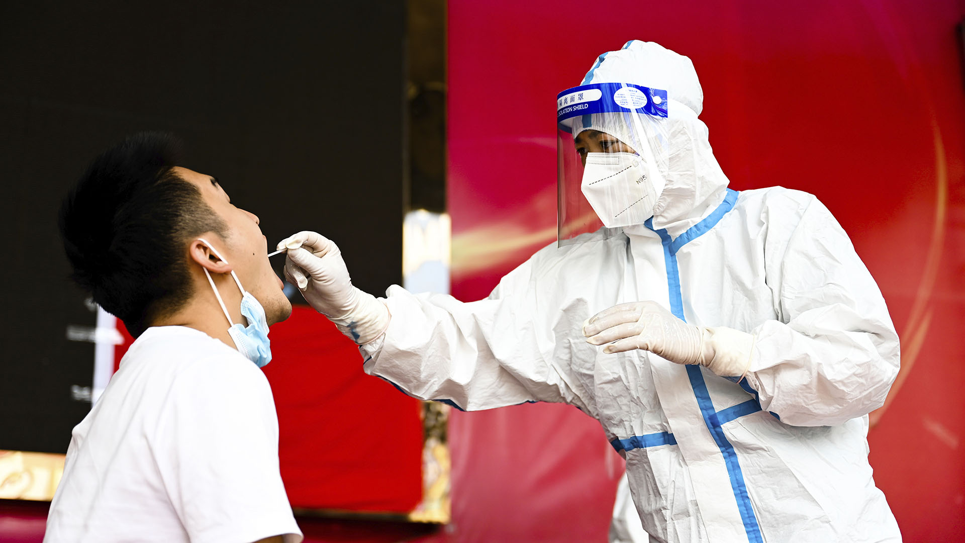 Le régime chinois a été durement critiqué pour sa politique visant à stopper la propagation du virus (AP)