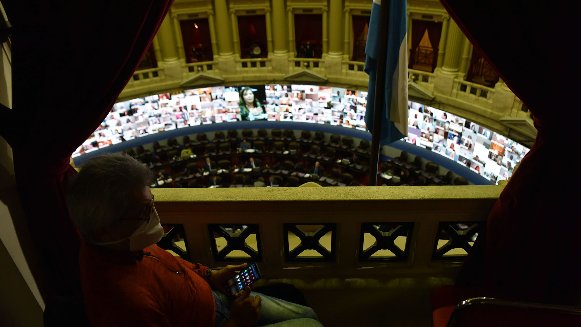 La sesión en la Cámara de Diputados comenzó pasadas las 18