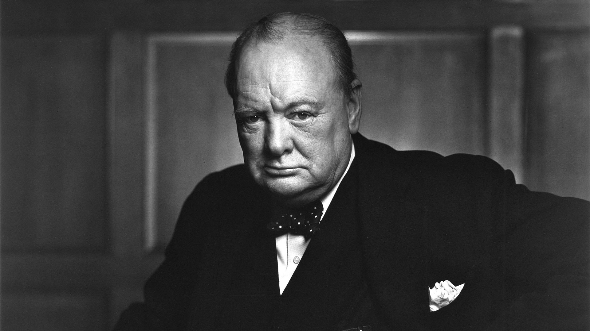 Según afirma el autor, Winston Churchill permitió durante la Segunda Guerra Mundial una terrible hambruna en la India.