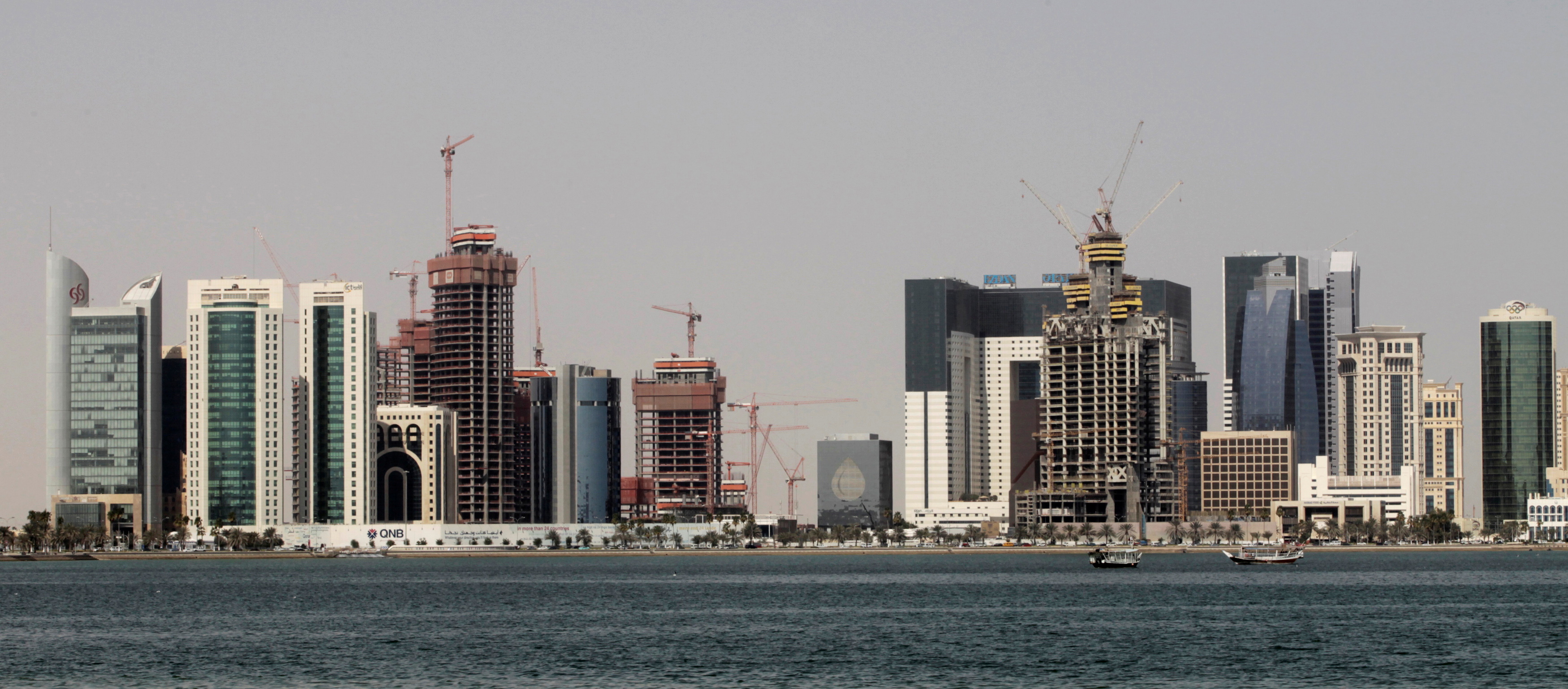 Qatar tiene una población joven y diversa en la que solo el 9% de los residentes son mayores de 50 años y el 89% son expatriados de más de 150 países. (REUTERS/Fadi Al-Assaad/File Photo)