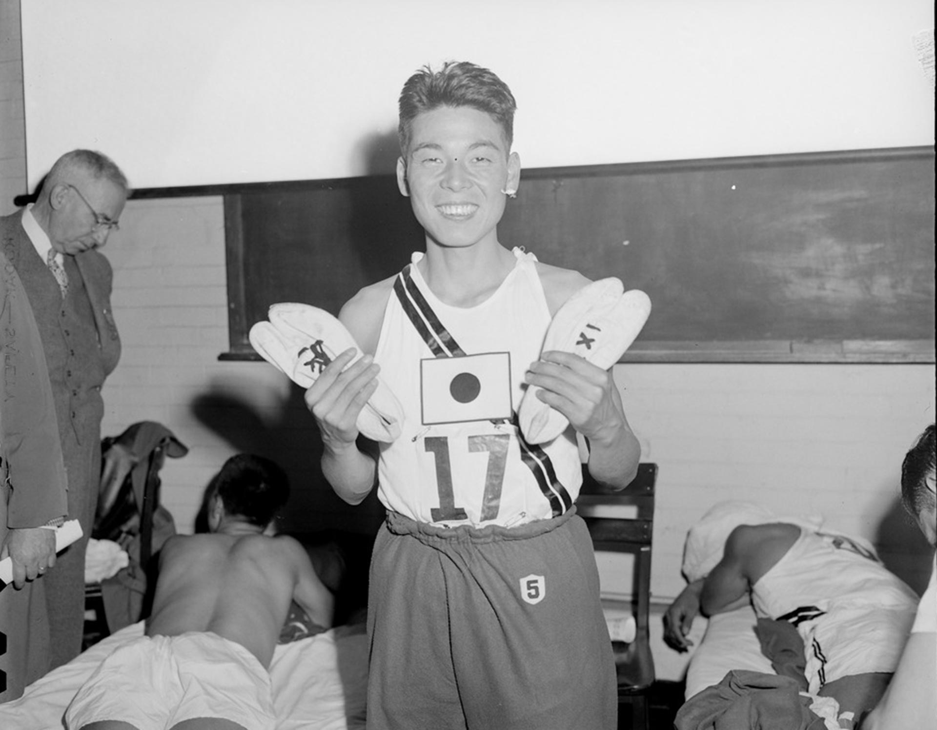 Shigeki Tanaka logró ganar el maratón de Boston en 2:27:45. En 1951 eso le valió conquistar la tercera marca más rápida en la historia de dicha carrera