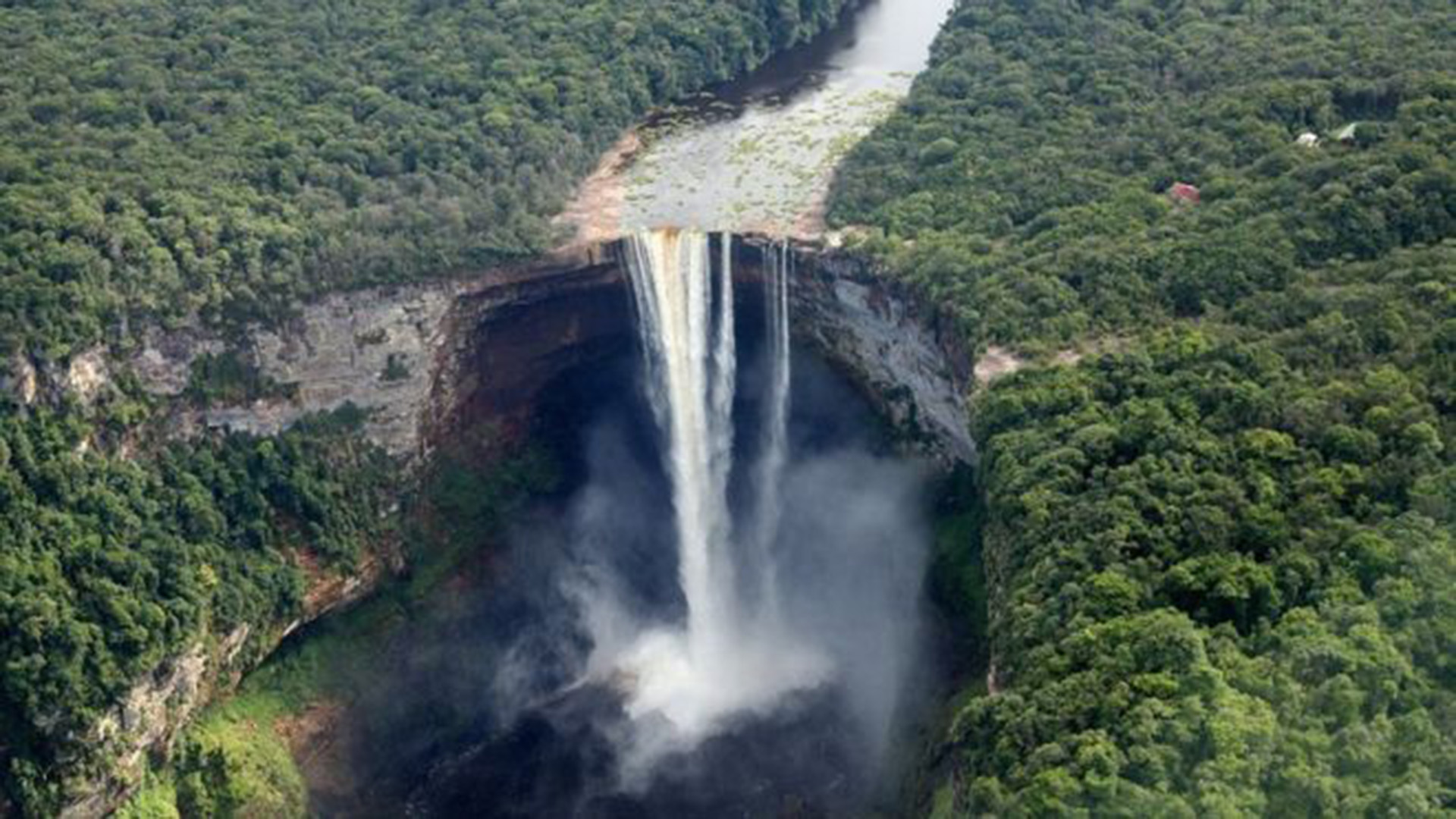Las cataratas Kaieteur están ubicadas en la zona en disputa, conocida por lo venezolanos como Guyana Esequiba