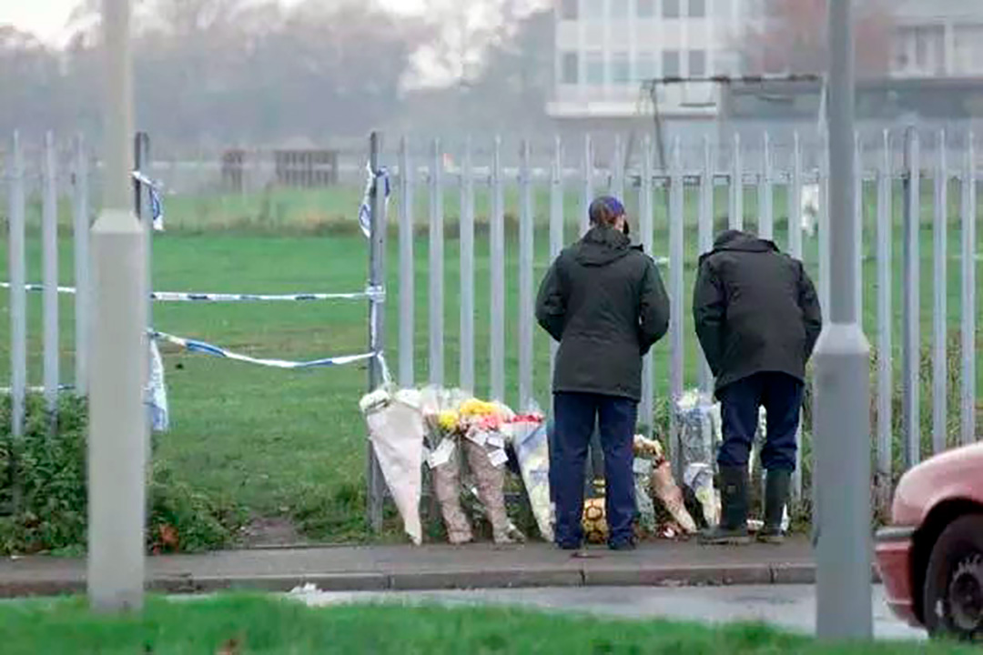 Vecinos de Liverpool le rinden homenaje a Moss en el lugar en el que fue asesinado