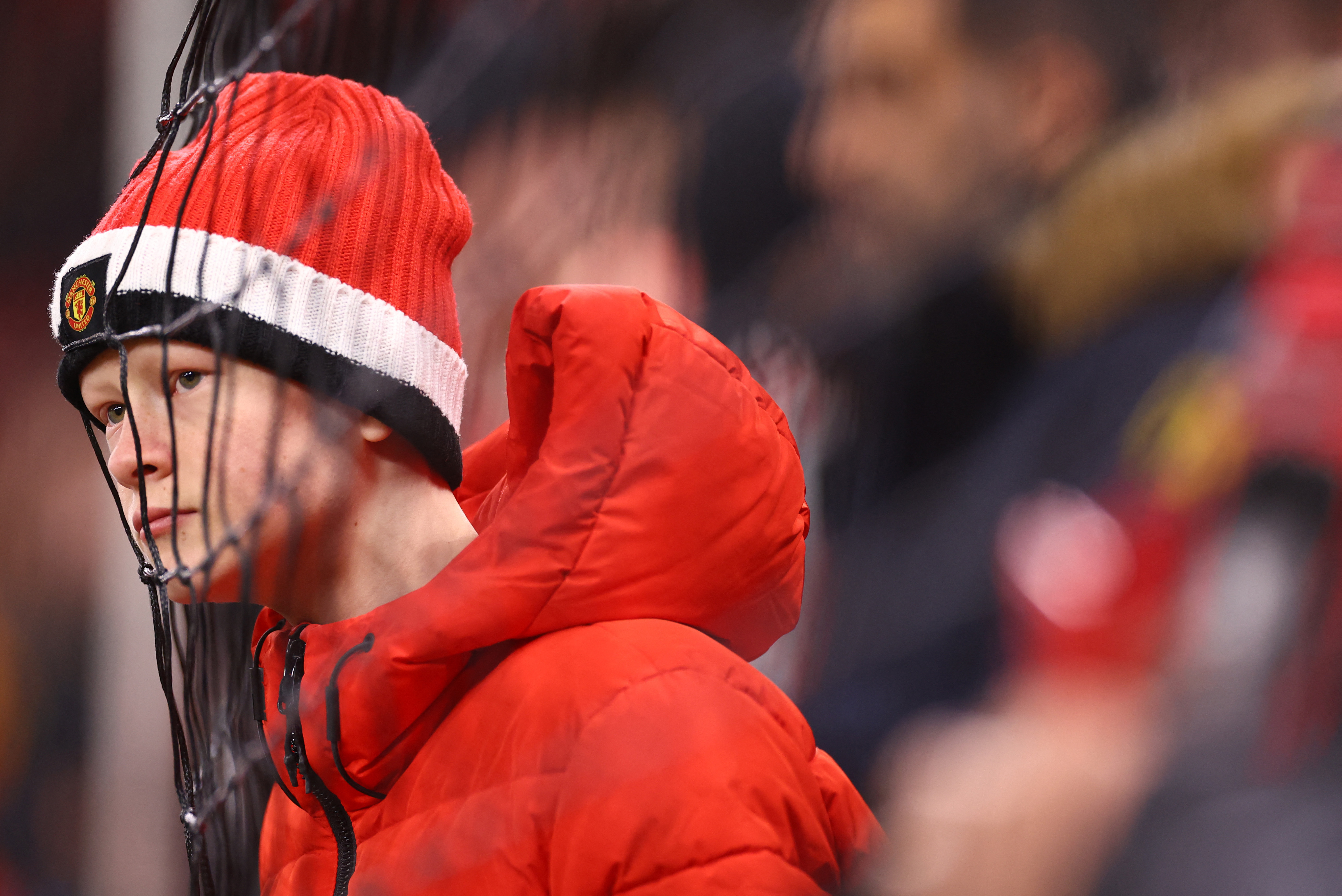 Un fanático se lamenta la ocasión desperdiciada de Bruno Fernandes. Foto: REUTERS/Carl Recine