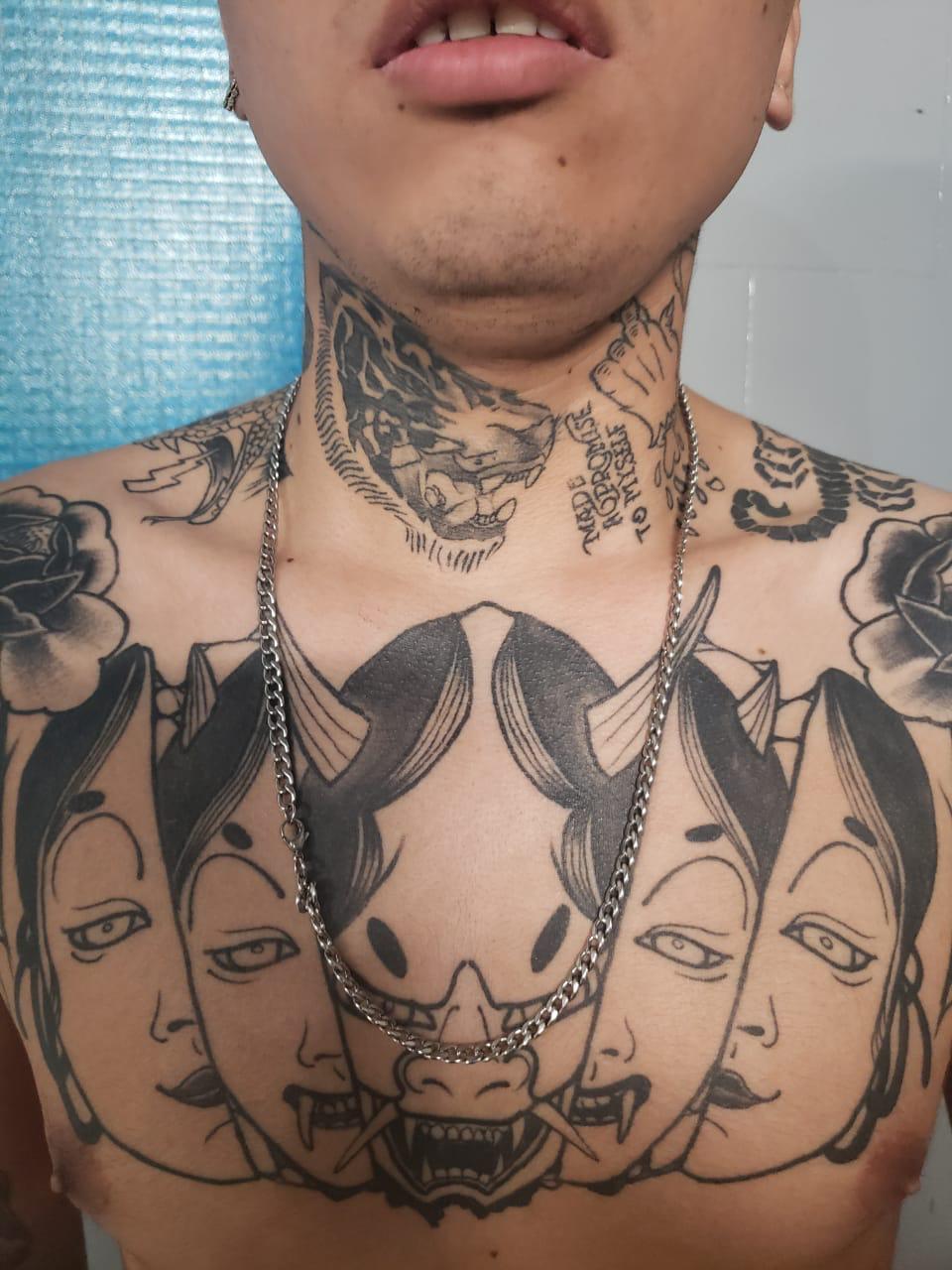 Darwin C. y su tatuaje.