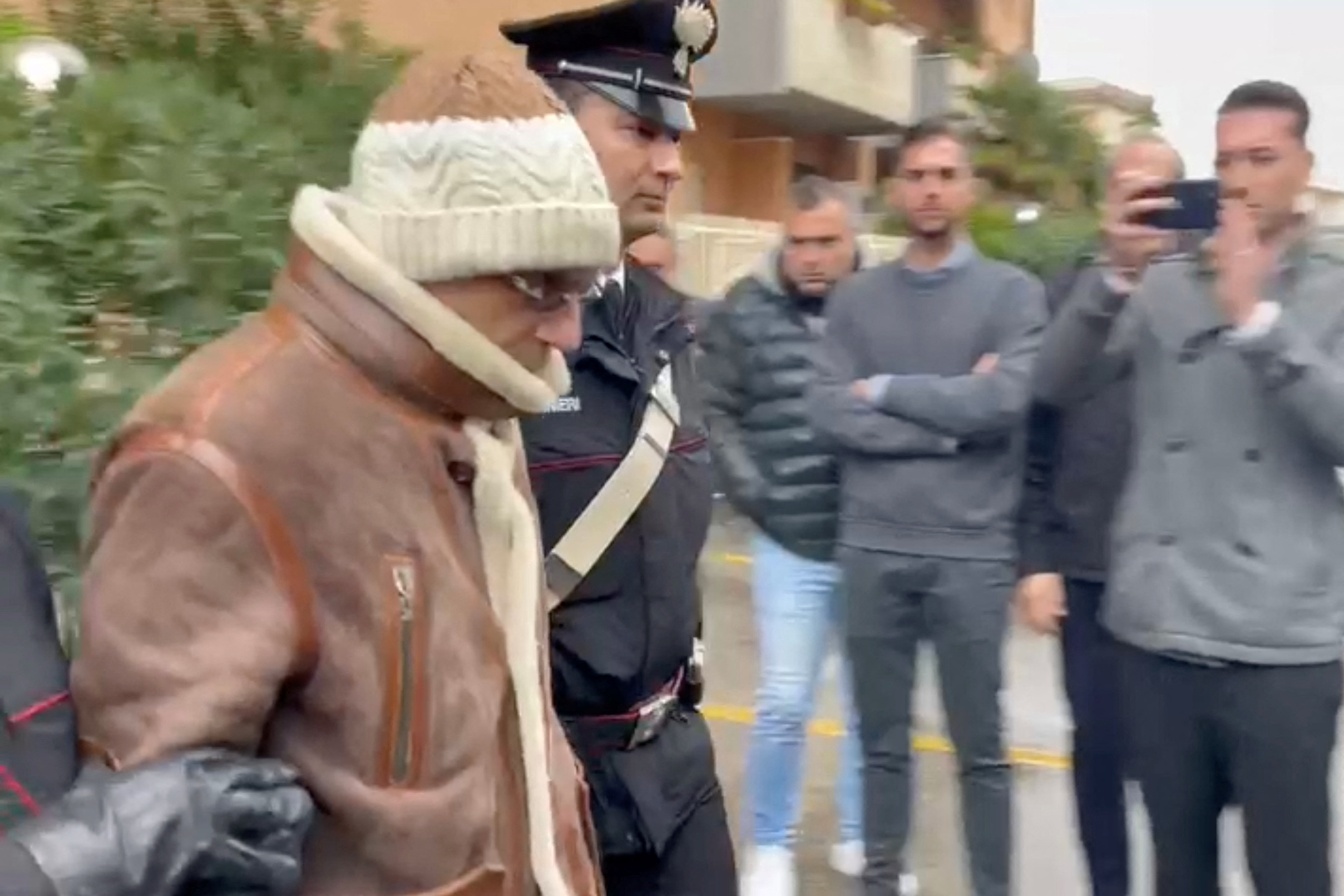 Messina Denaro fue llevado a una ubicación desconocida tras su captura (Carabinieri via REUTERS)