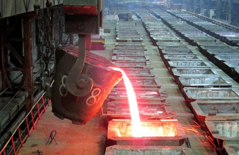 Níquel fundido en la empresa Norilsk Nickel en la ciudad ártica de Norilsk, en Rusia.. Foto: REUTERS