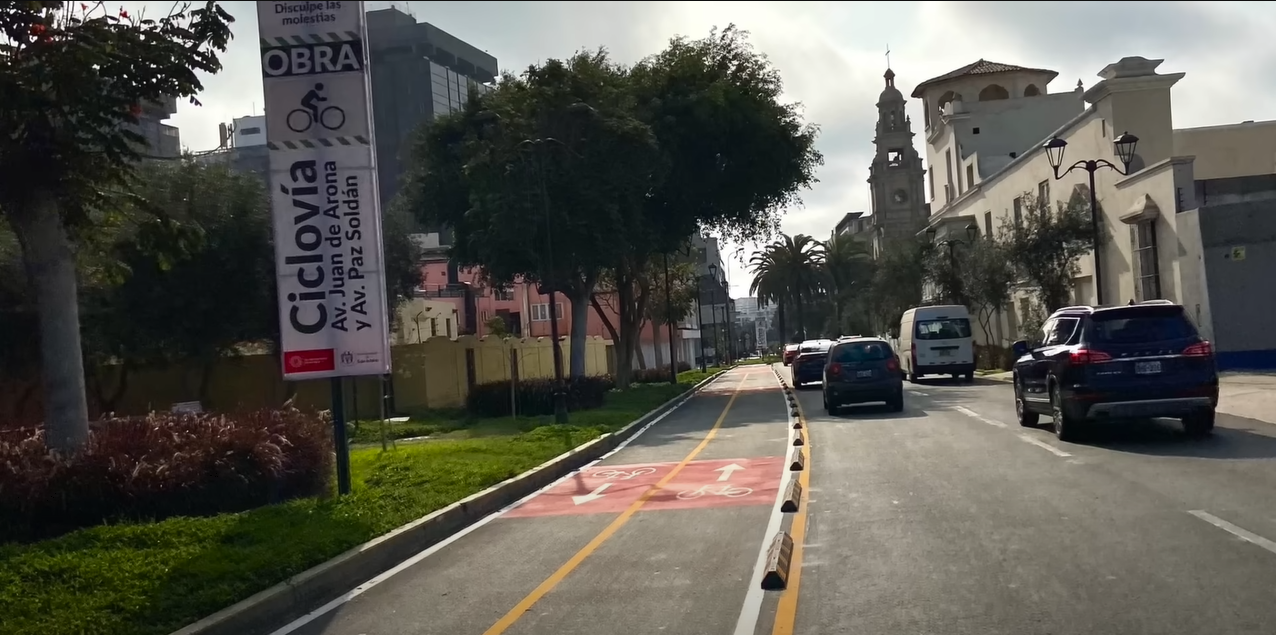 Espacio donde ya fue retirada la ciclovía Juan de Arona en San Isidro. (Captura La Encerrona)