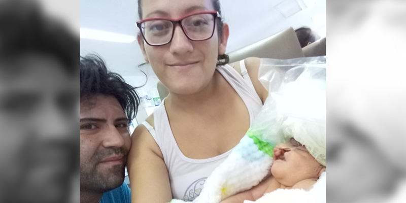 Ángela Morales decidió junto con su marido sacarse una foto con su bebé (Imagen: gentileza Ángela Morales)