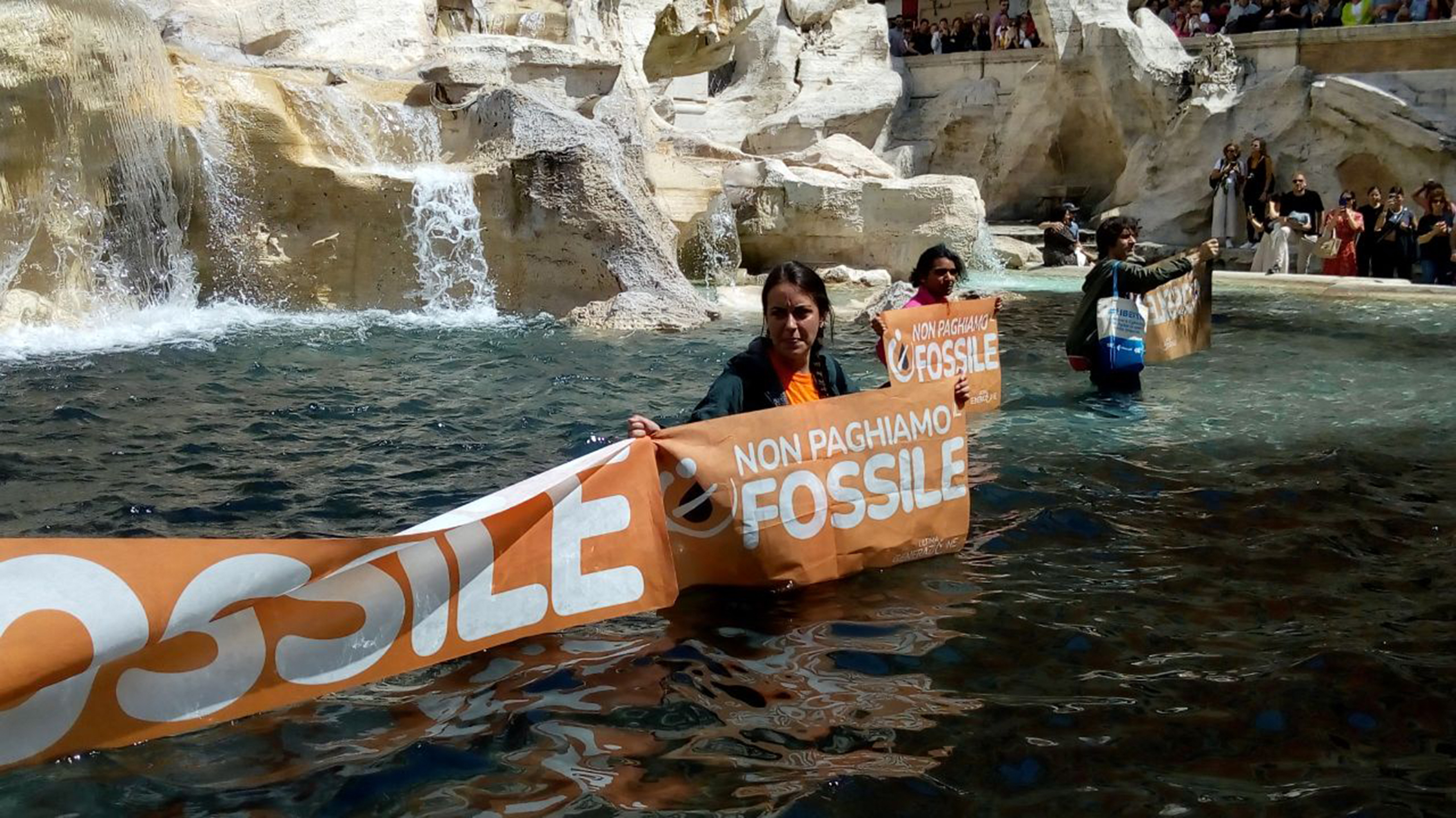 La protesta apuntó contra la industria de los combustibles fósiles (AFP)