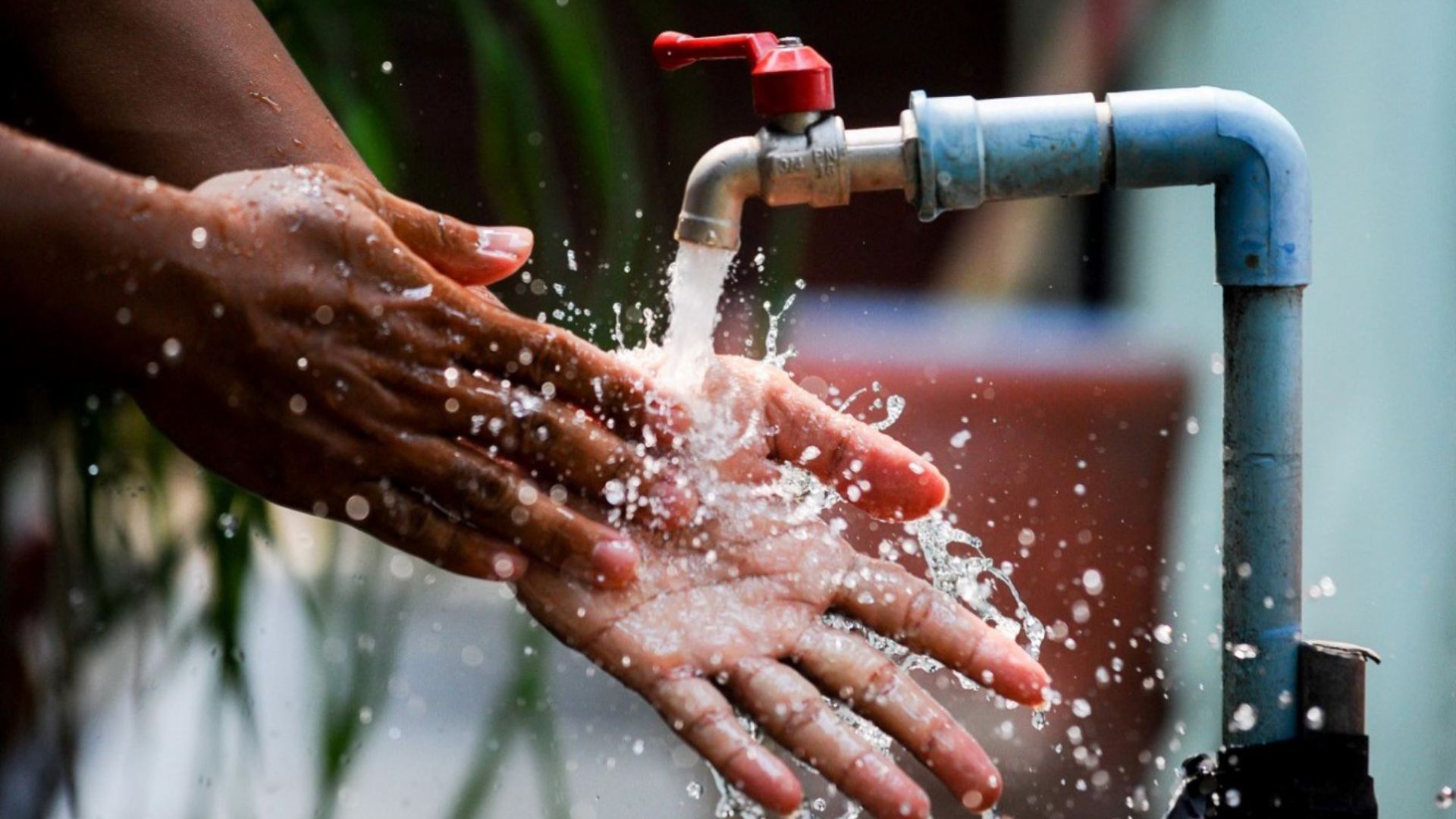 Según la Organización Mundial de la salud, el acceso al agua segura es un derecho humano / (Andina)