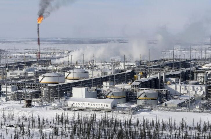 Imagen de archivo de las instalaciones petroleras del yacimiento de Vankorskoye, propiedad de Rosneft, al norte de Krasnoyarsk, Rusia. 25 marzo 2015. REUTERS/Sergei Karpukhin