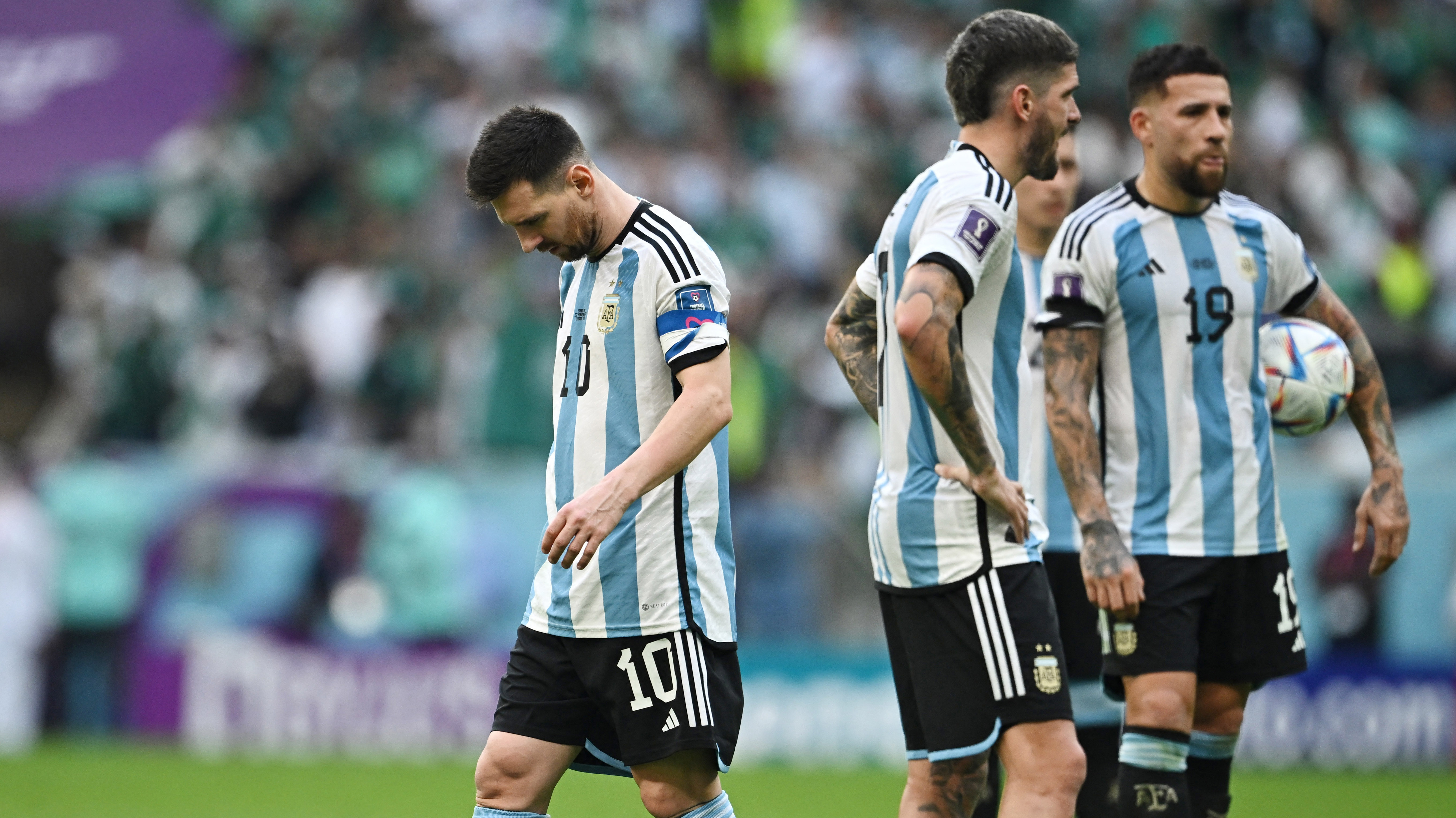 Argentina no pudo superar a Arabia en la primera fecha de la fase de grupos (Reuters)
