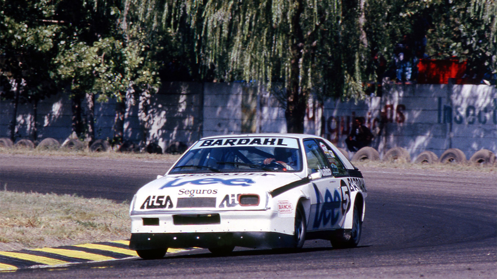 La primera cupé Fuego de TC2000 de la dulpa Berta-Traverso debutó ganando el título en 1986 (Foto Rogelio Cano / Alejandro de Brito)