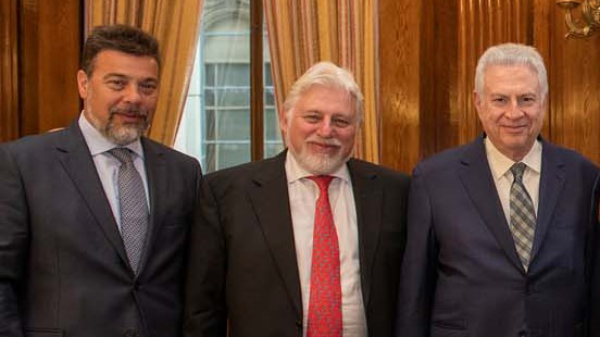 Dario Werthein, Adrián Werthein y Daniel Werthein, nuevos accionistas de Directv en la región