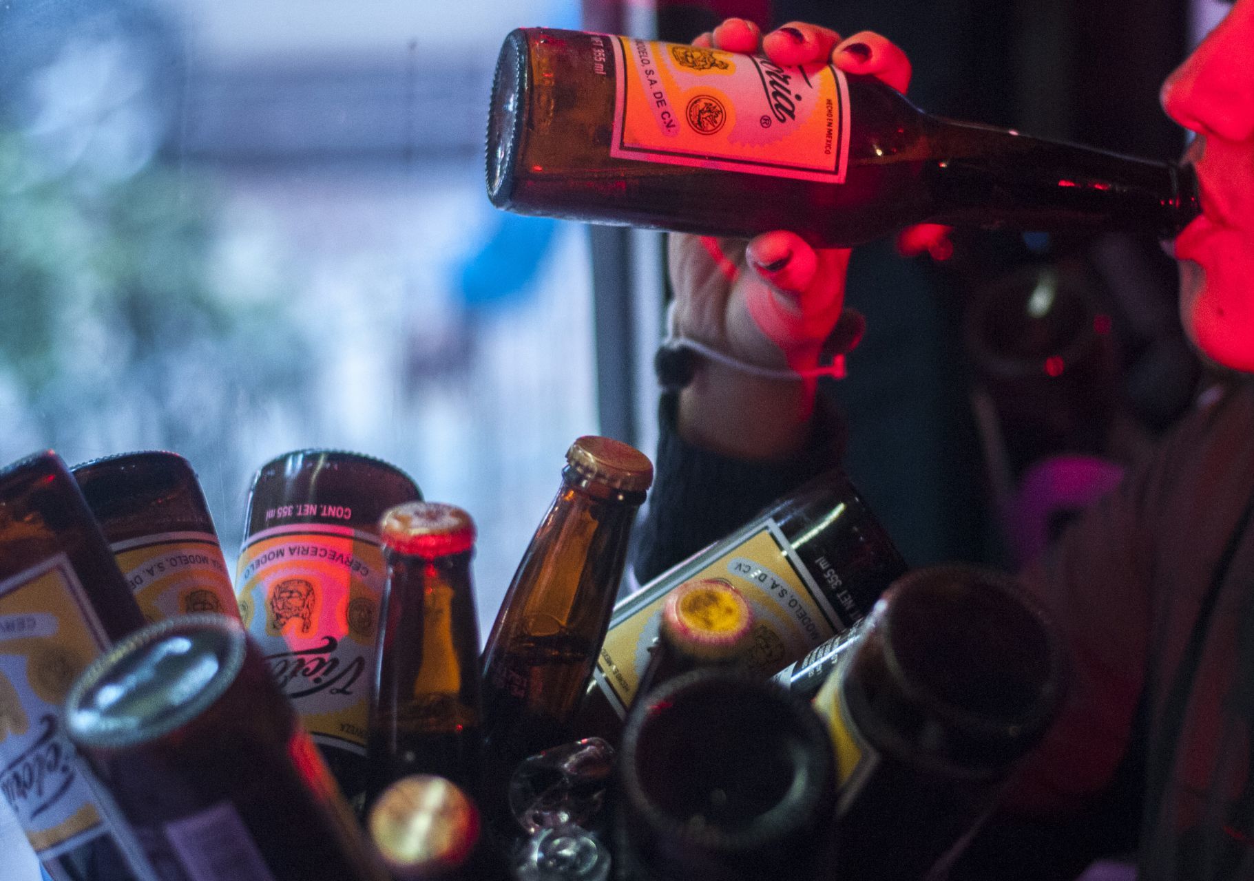 Morena podría prohibir la venta de alcohol cerca de escuelas 