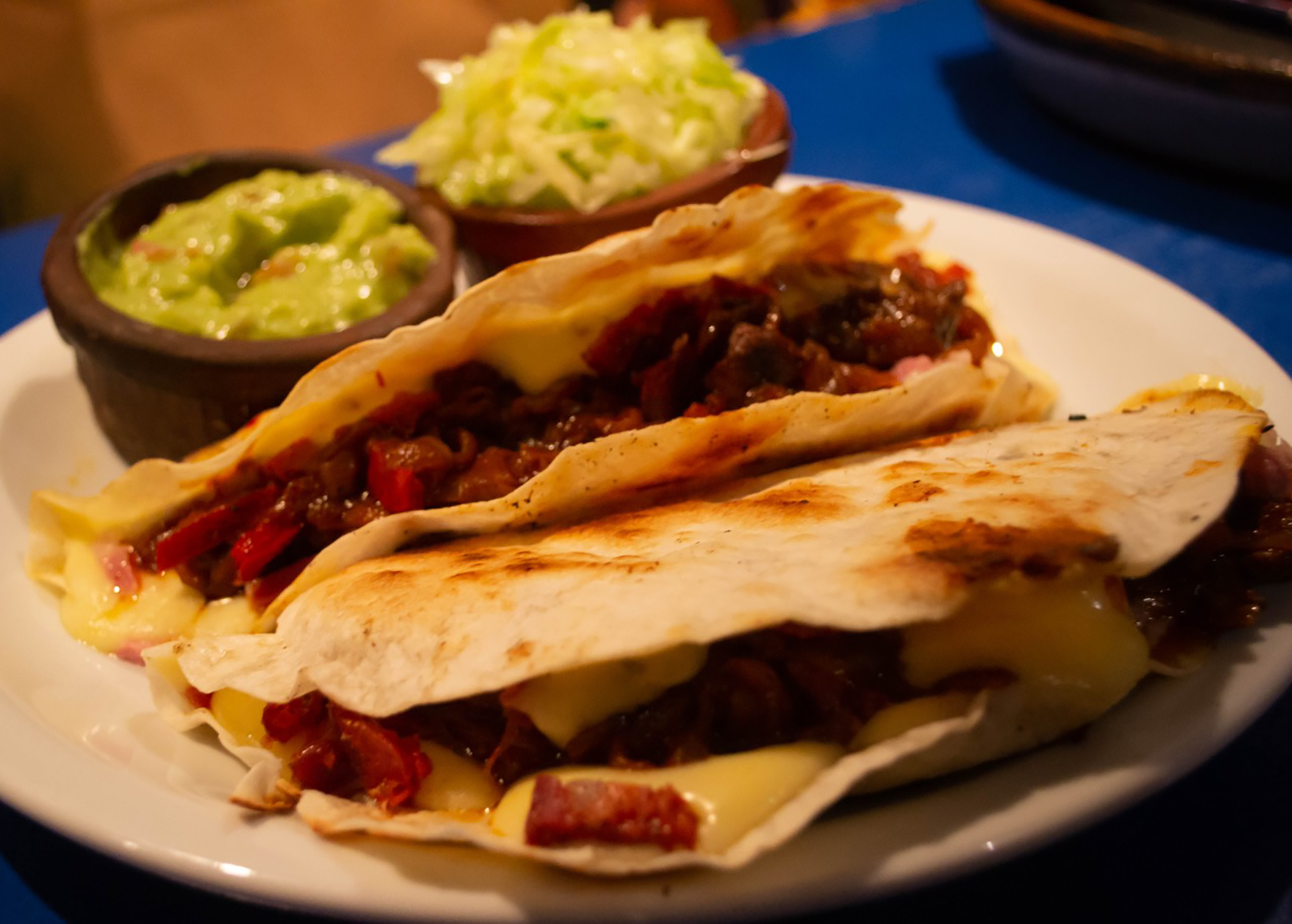 Fajitas de carne con dip de guacamole un viaje a los sabores mexicanos de la mano de Maria Bonita