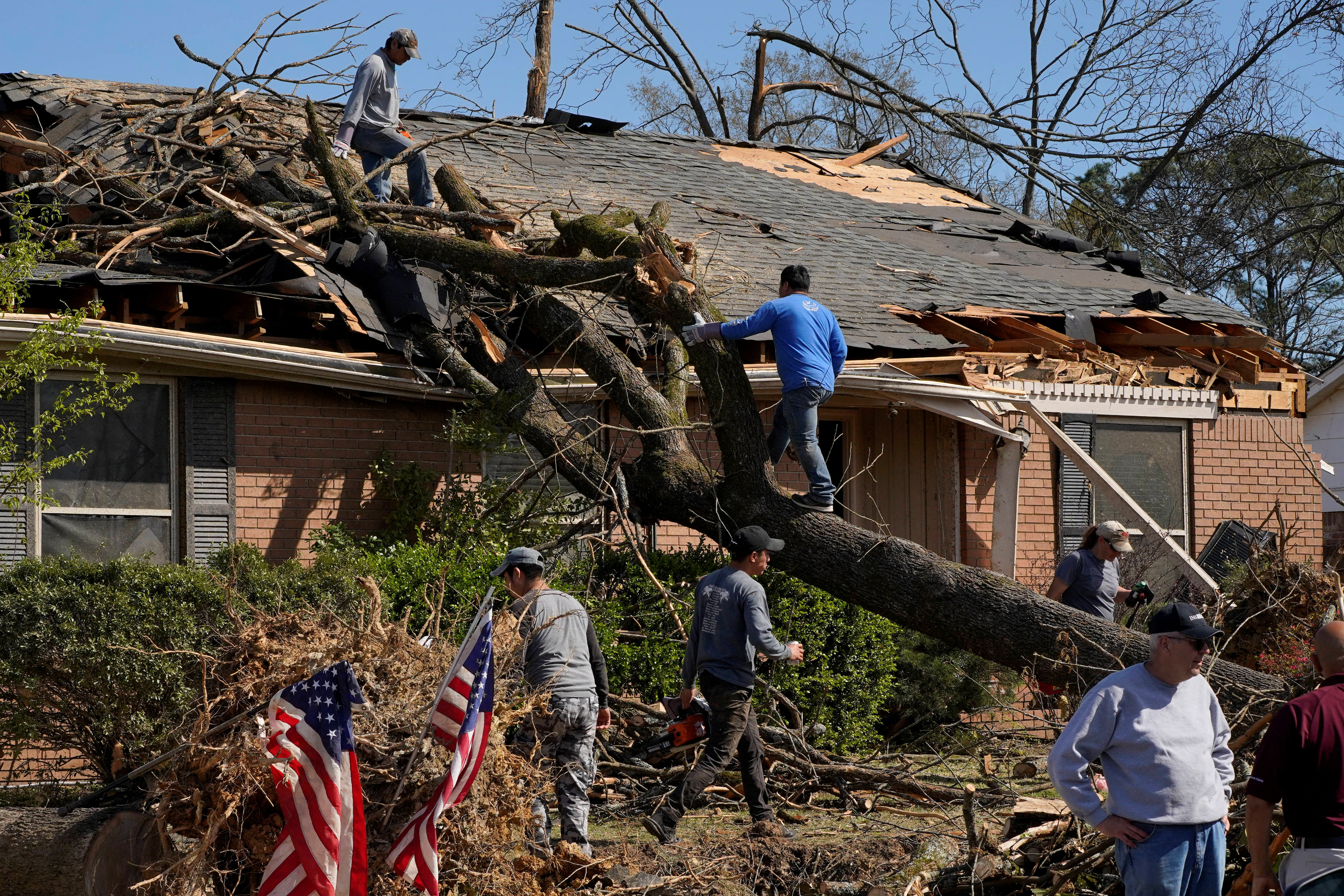 EEUU: aumentaron a 29 los muertos por las fuertes tormentas y tornados -  Infobae