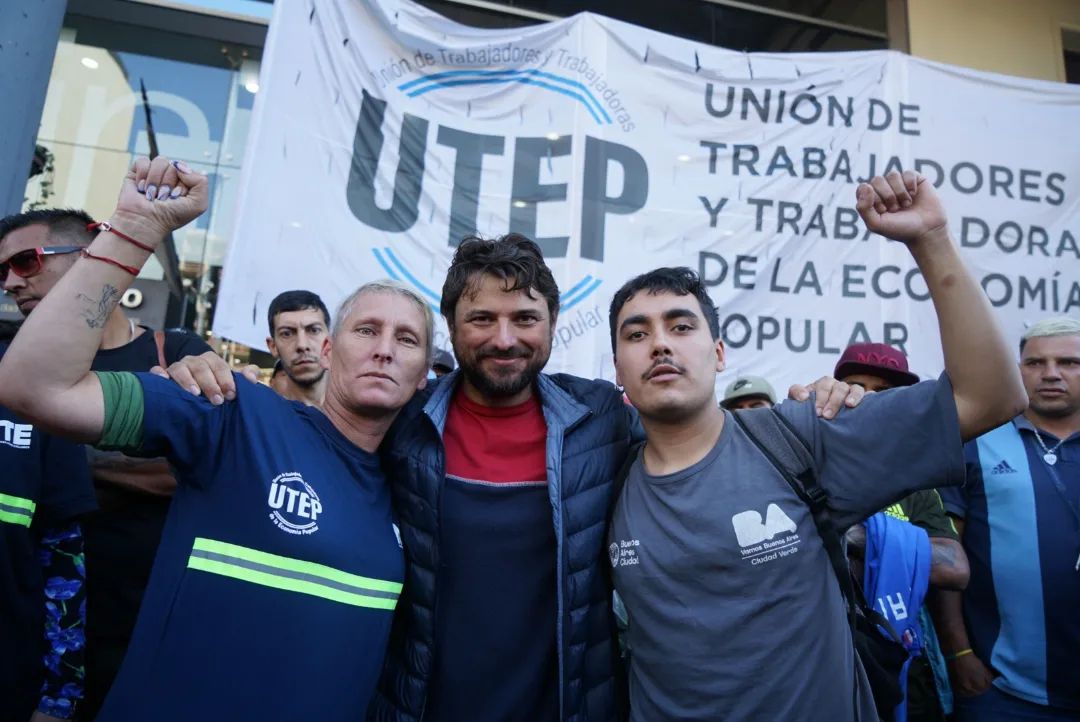 Juan Grabois con cooperativistas recicladores de la Unión de Trabajadores de la Economía Popular.